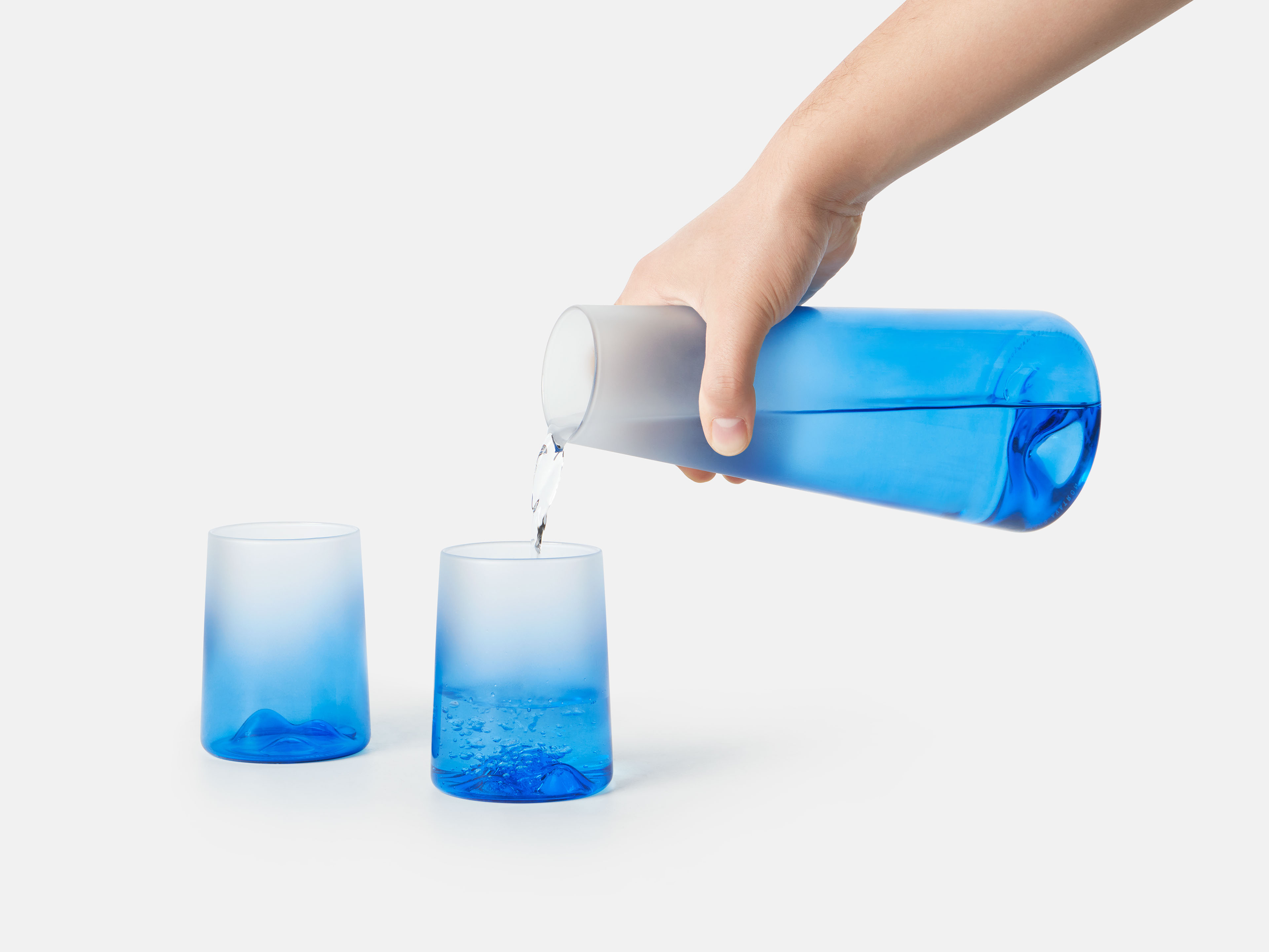 Glass，kettle，Water cup，natural，blue，mountain，sea，cloud，