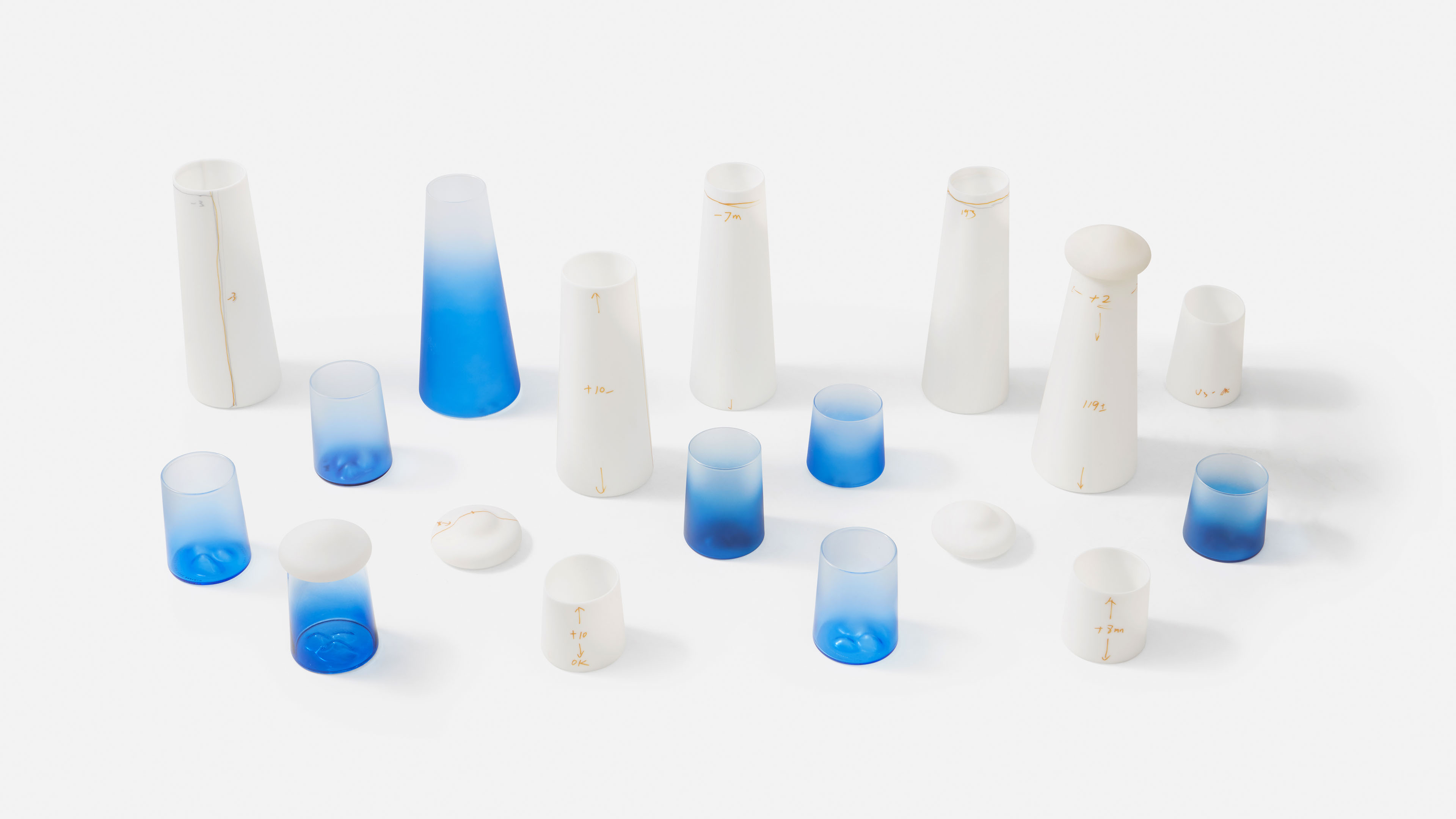 Glass，kettle，Water cup，natural，blue，mountain，sea，cloud，