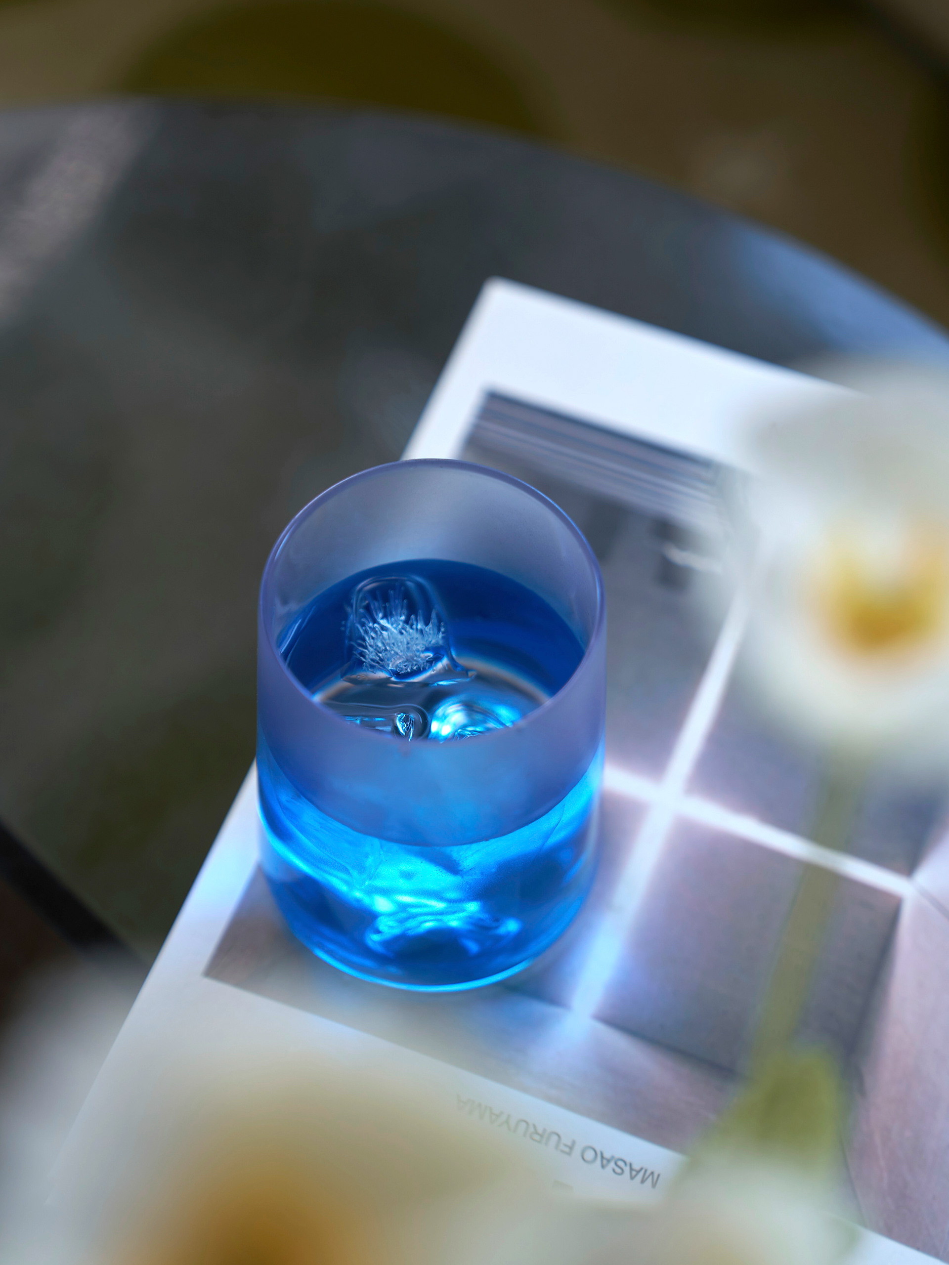 Glass，kettle，Water cup，natural，blue，mountain，sea，cloud，
