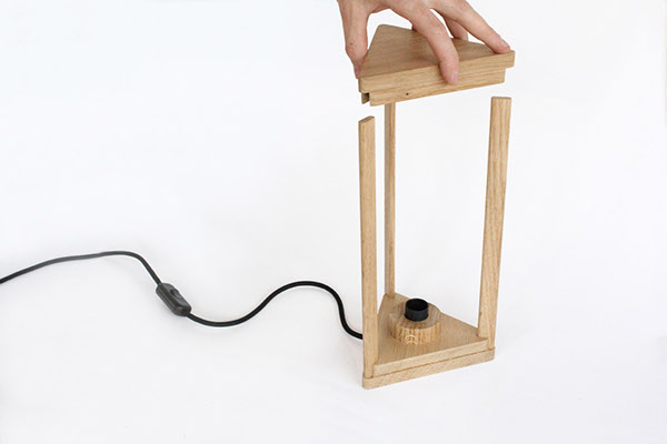 rhinoceros，elephant，giraffe，Toys，Ornaments，magnet，wood，Movable，Desk lamp，lamps and lanterns，Bedside lamp，rubber string，Control intensity，Mortise and tenon，