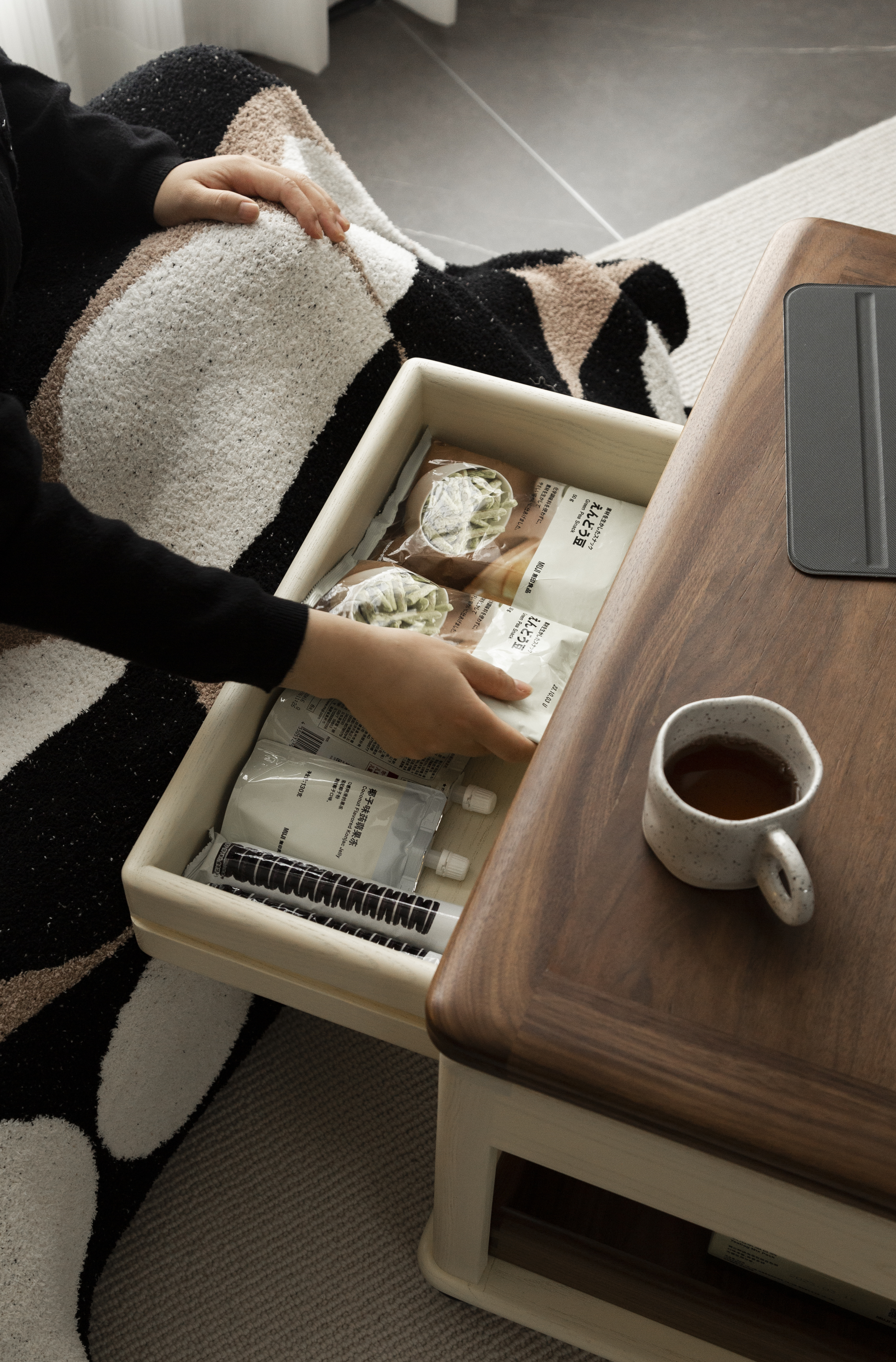 furniture design ，Original design，Solid wood furniture，Trolley，tea table，