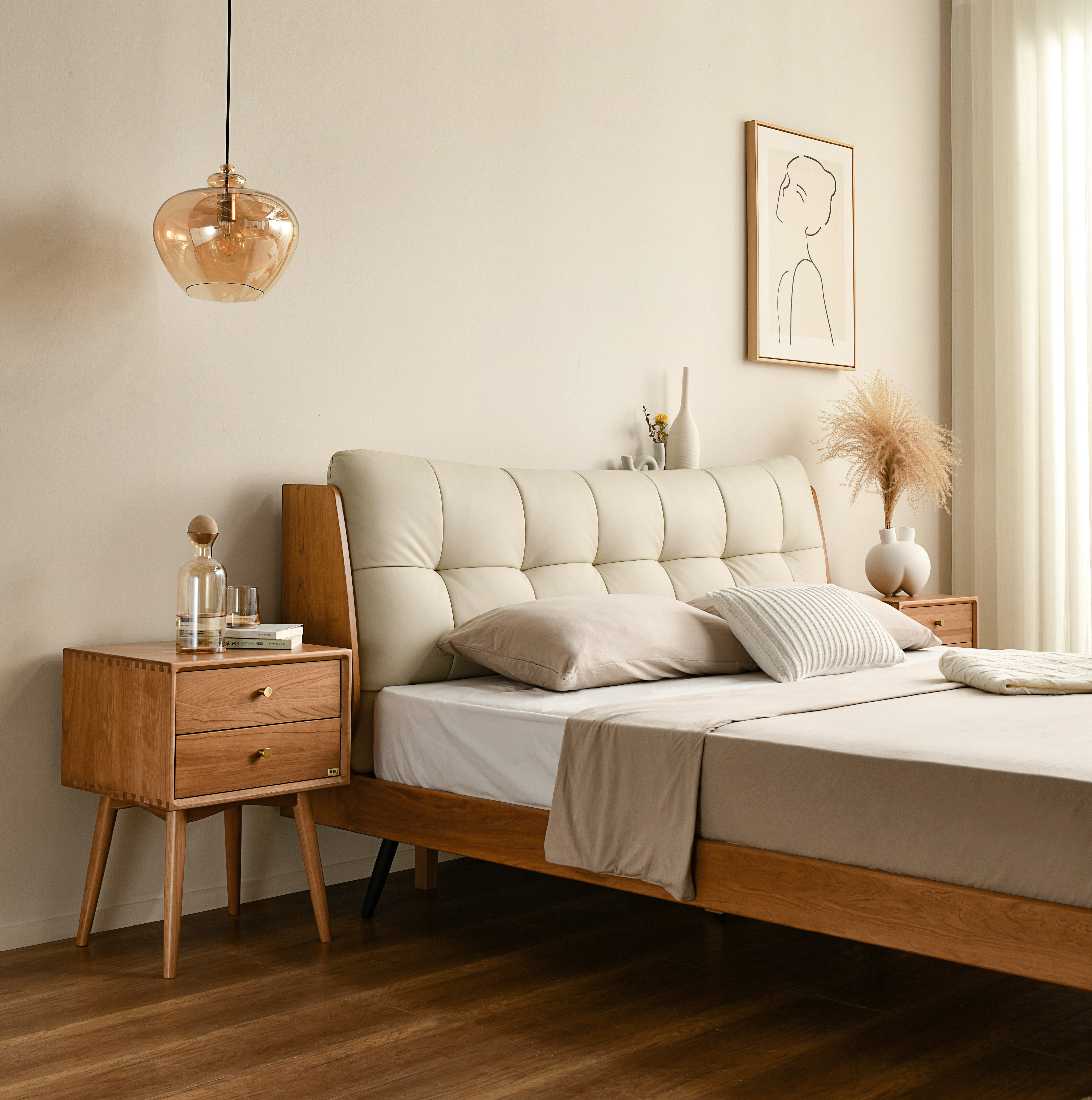 Solid Wood · Bed · Cherry Wood · Leather Bag，