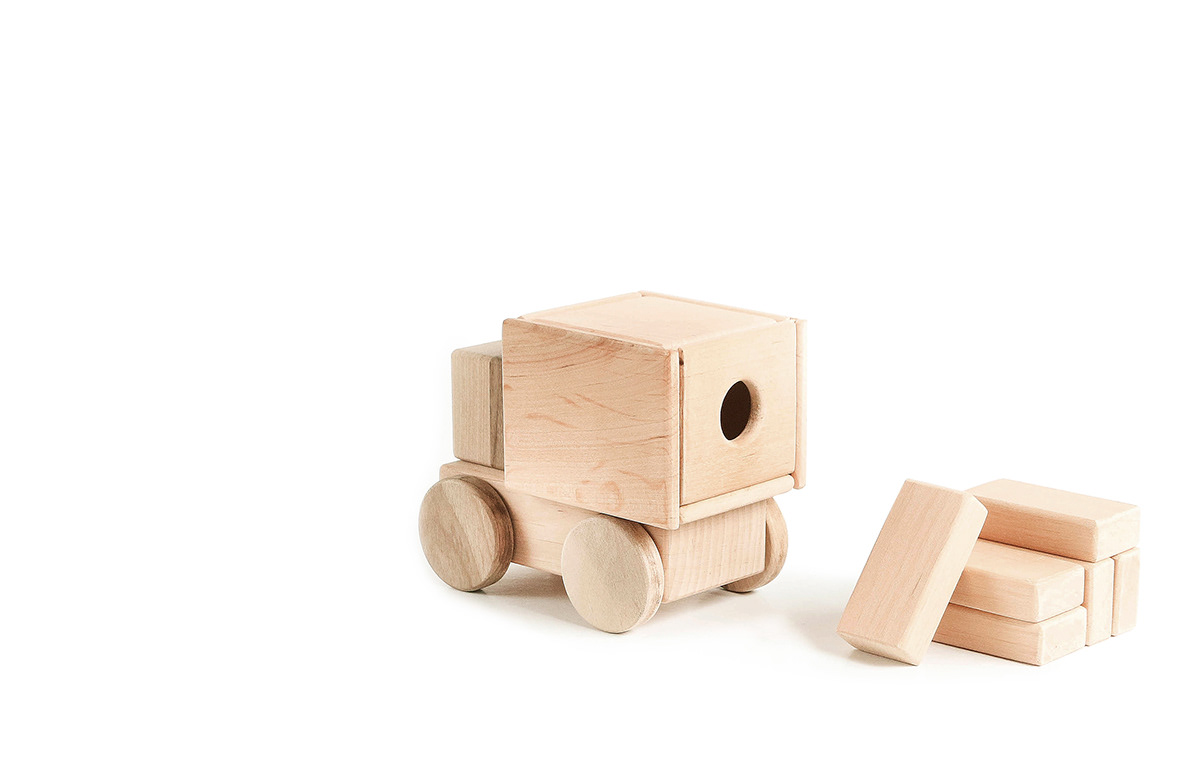 Lis，Toys，woodiness，product design，
