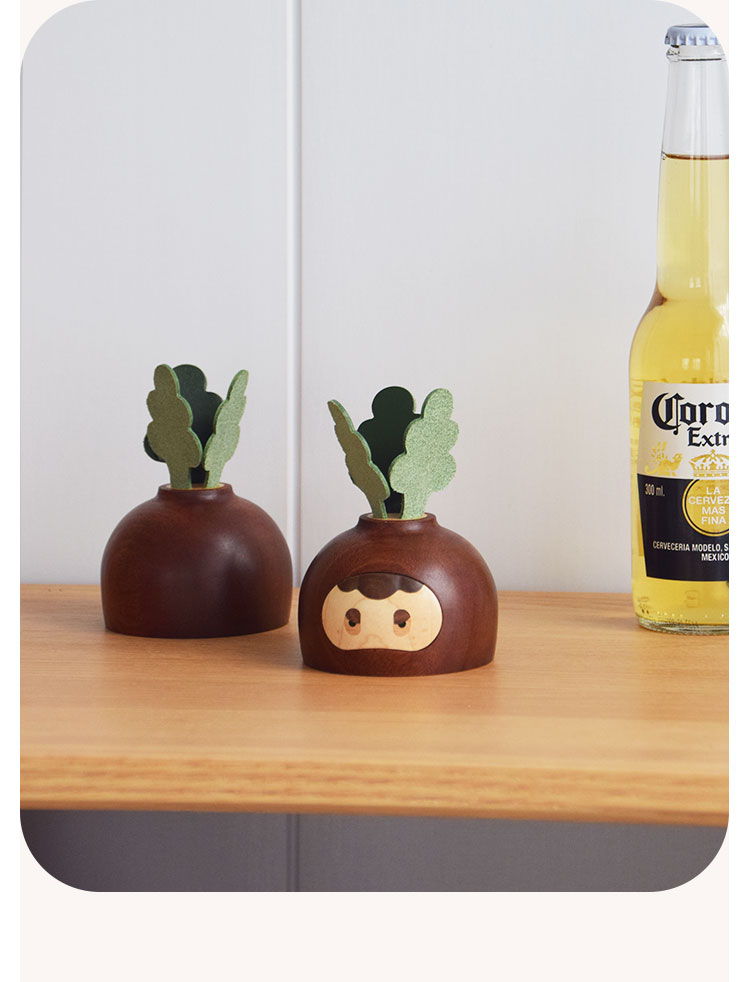 Original design，Solid Wood Crafts，Lovely radish，Handmade，Playing with wood.，