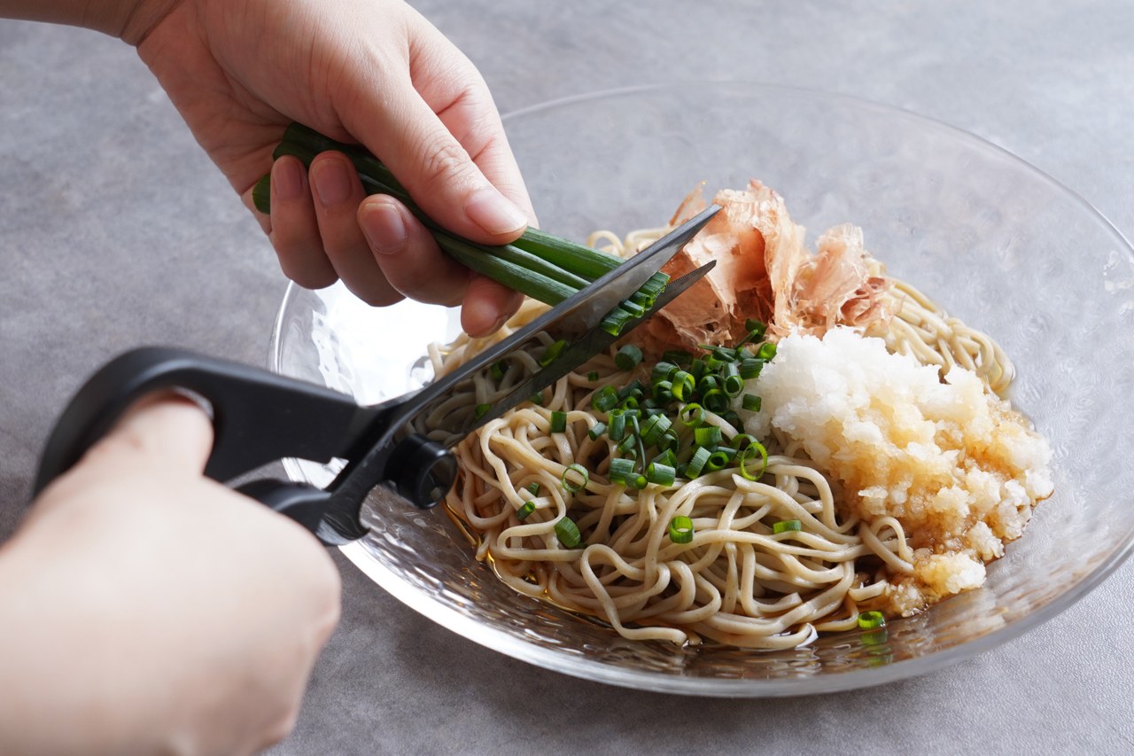 tableware，Kitchen tools，scissors，tool，