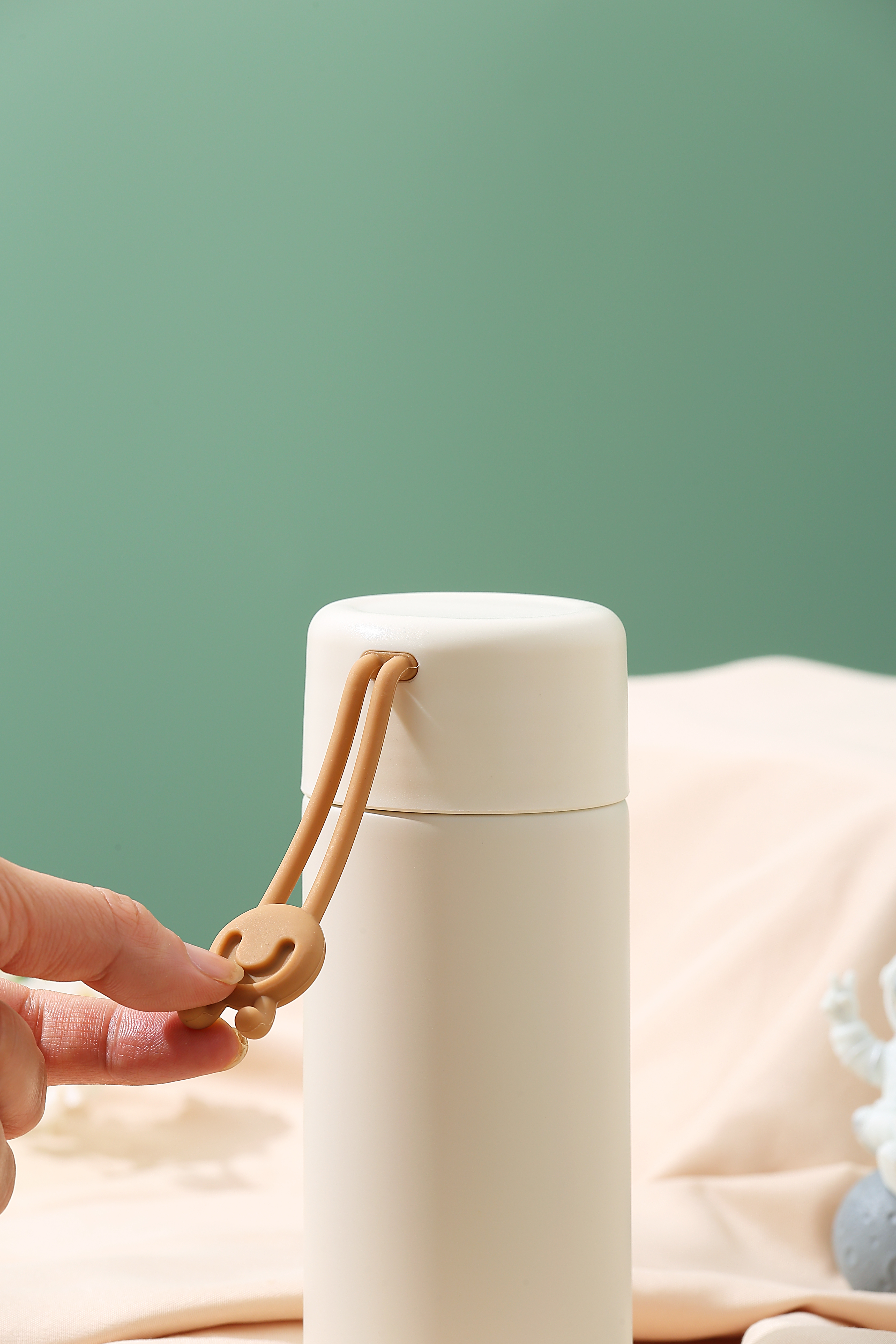 smiling face，Simple design，warm heart cup，Exquisite life，