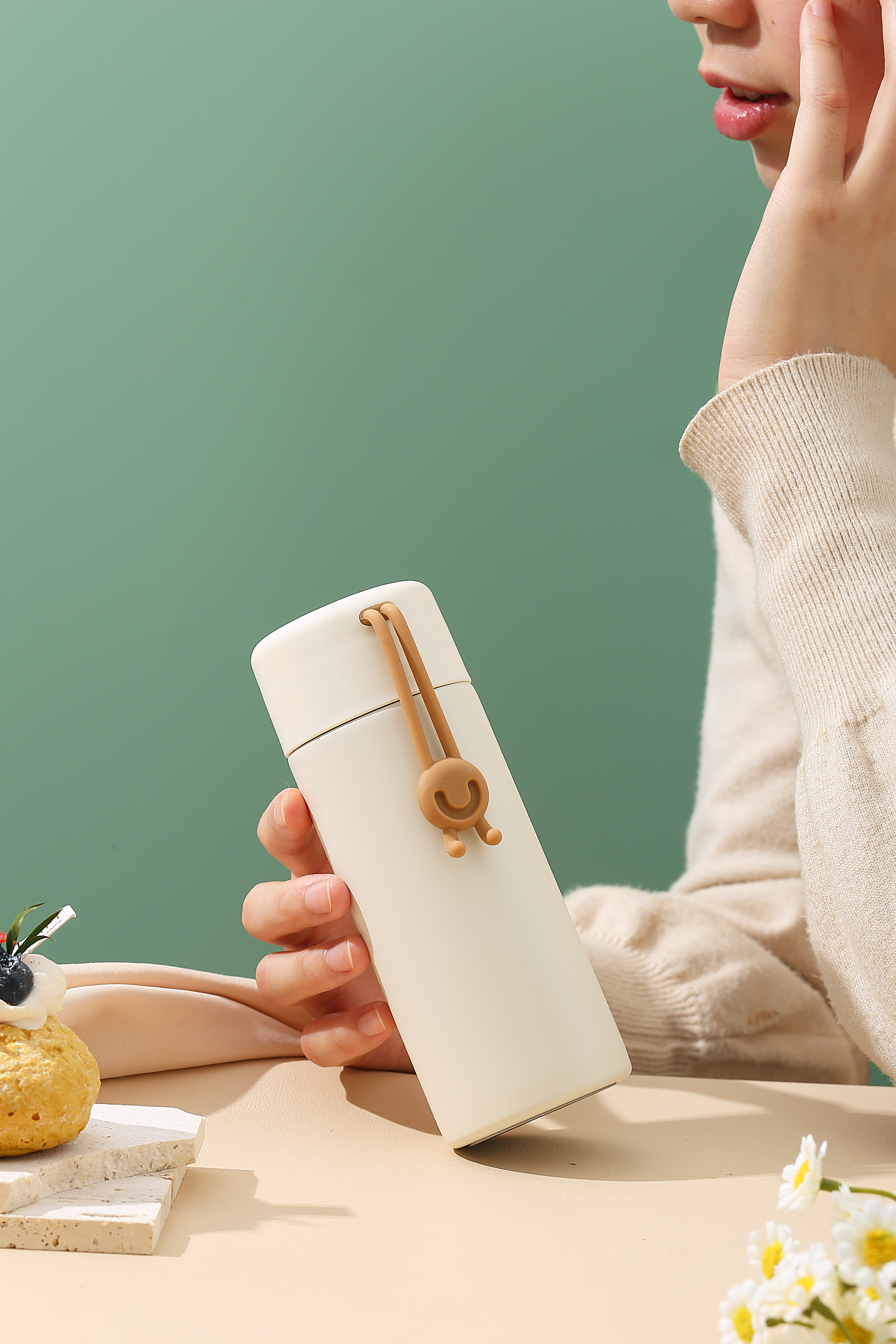 smiling face，Simple design，warm heart cup，Exquisite life，