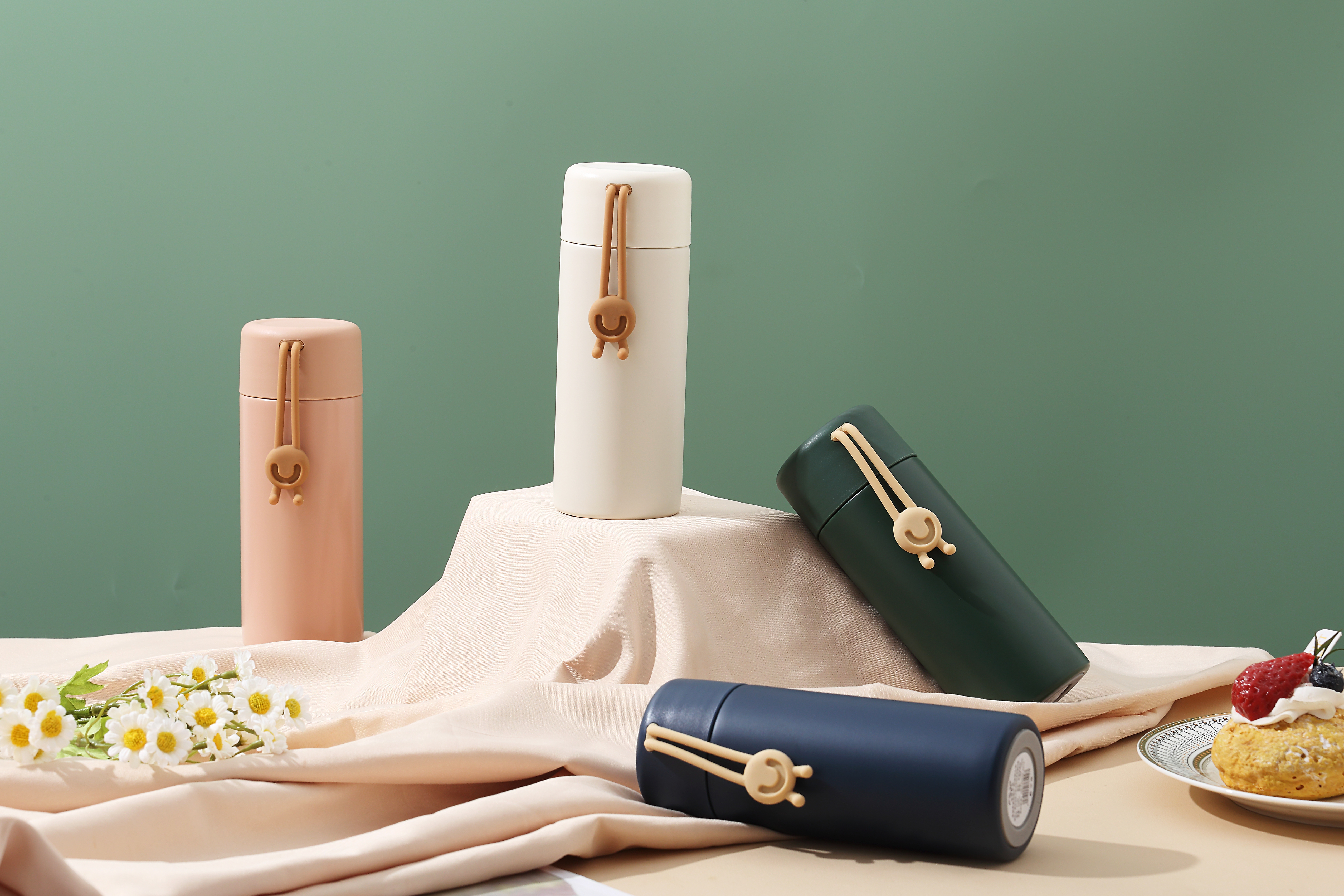 smiling face，Simple design，warm heart cup，Exquisite life，