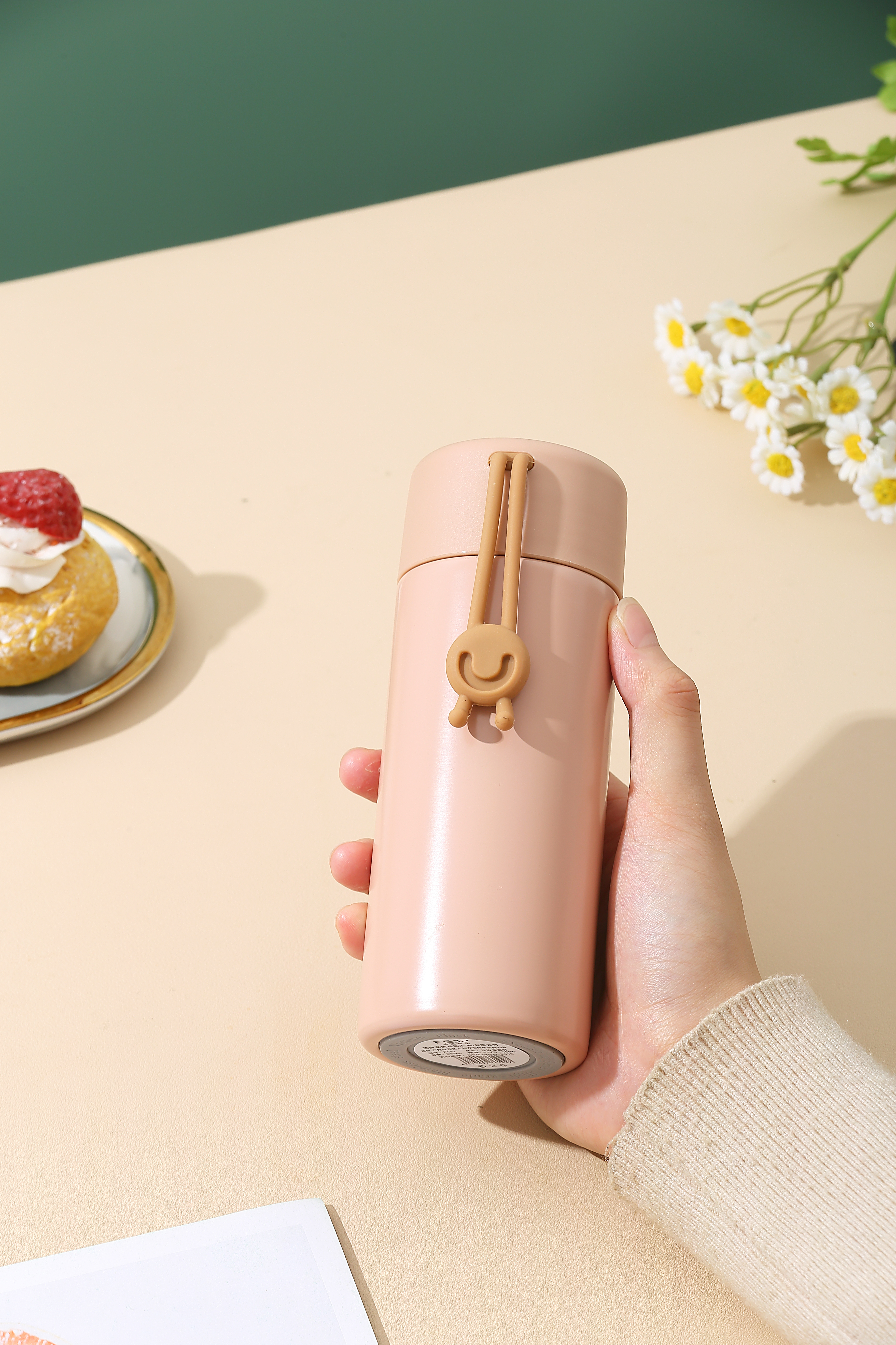 smiling face，Simple design，warm heart cup，Exquisite life，