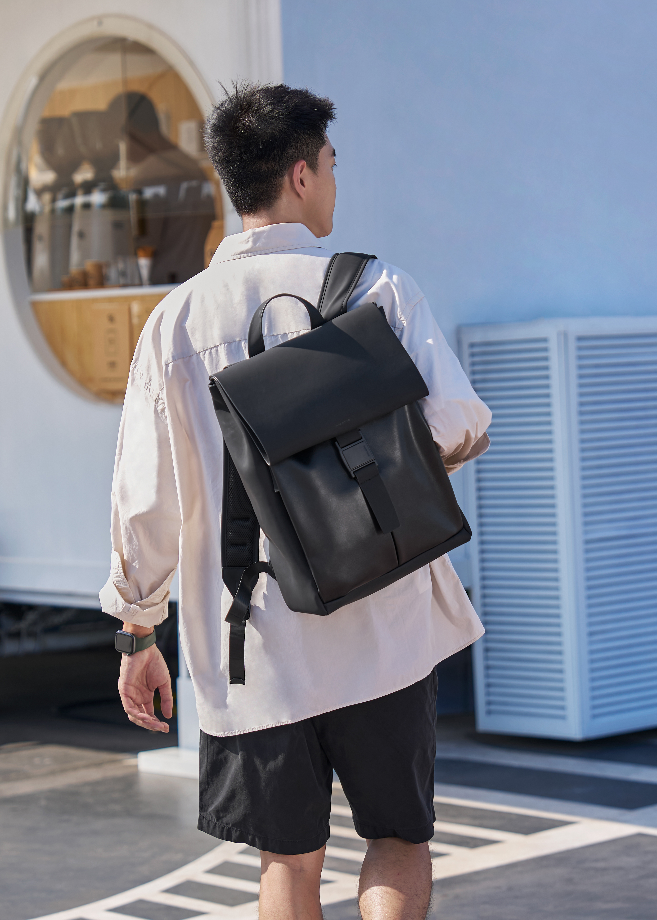 commute，concise，black，Computer package，knapsack，Design，to work in an office，Travel，