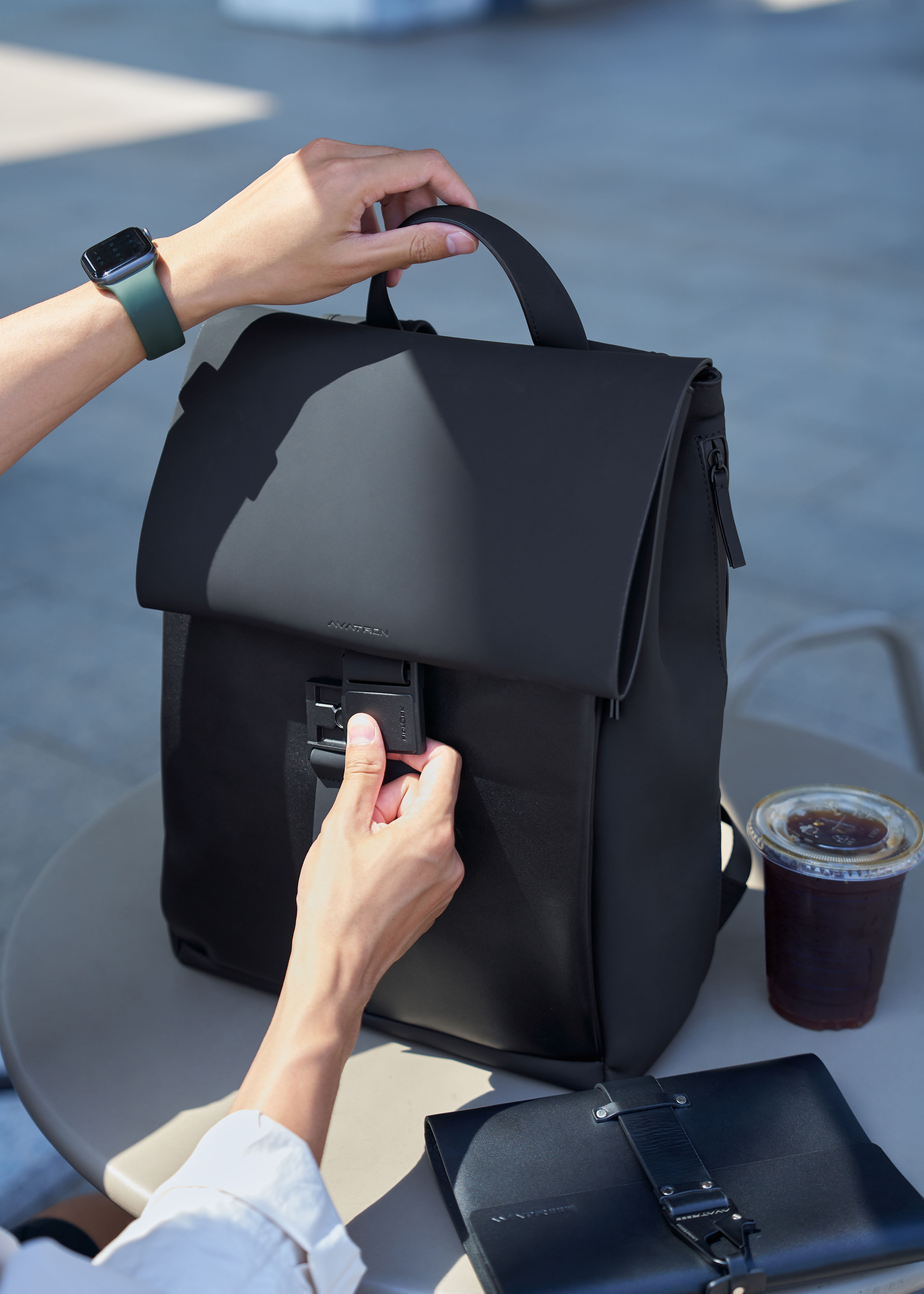 commute，concise，black，Computer package，knapsack，Design，to work in an office，Travel，