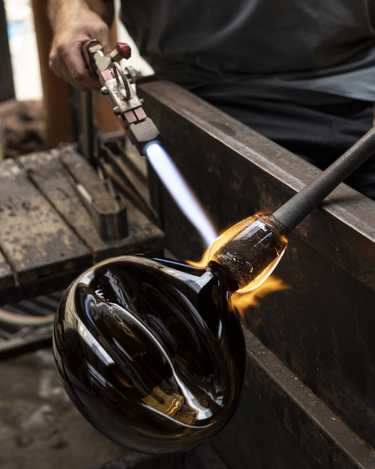 lamp，household electrical appliances，product design，Glass，Marble，