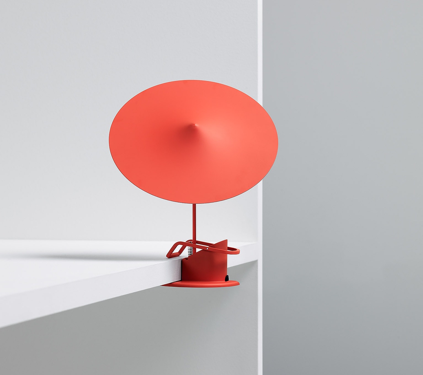 lamps and lanterns，Desk lamp，a chandelier，Clip lamp，Bedside lamp，fashion，Glass，Glass chandelier，Line element，Minimalist lamps，Wood and paper，Metal lamps，Black and white collocation，