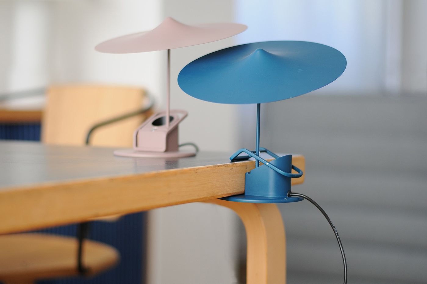 lamps and lanterns，Desk lamp，a chandelier，Clip lamp，Bedside lamp，fashion，Glass，Glass chandelier，Line element，Minimalist lamps，Wood and paper，Metal lamps，Black and white collocation，
