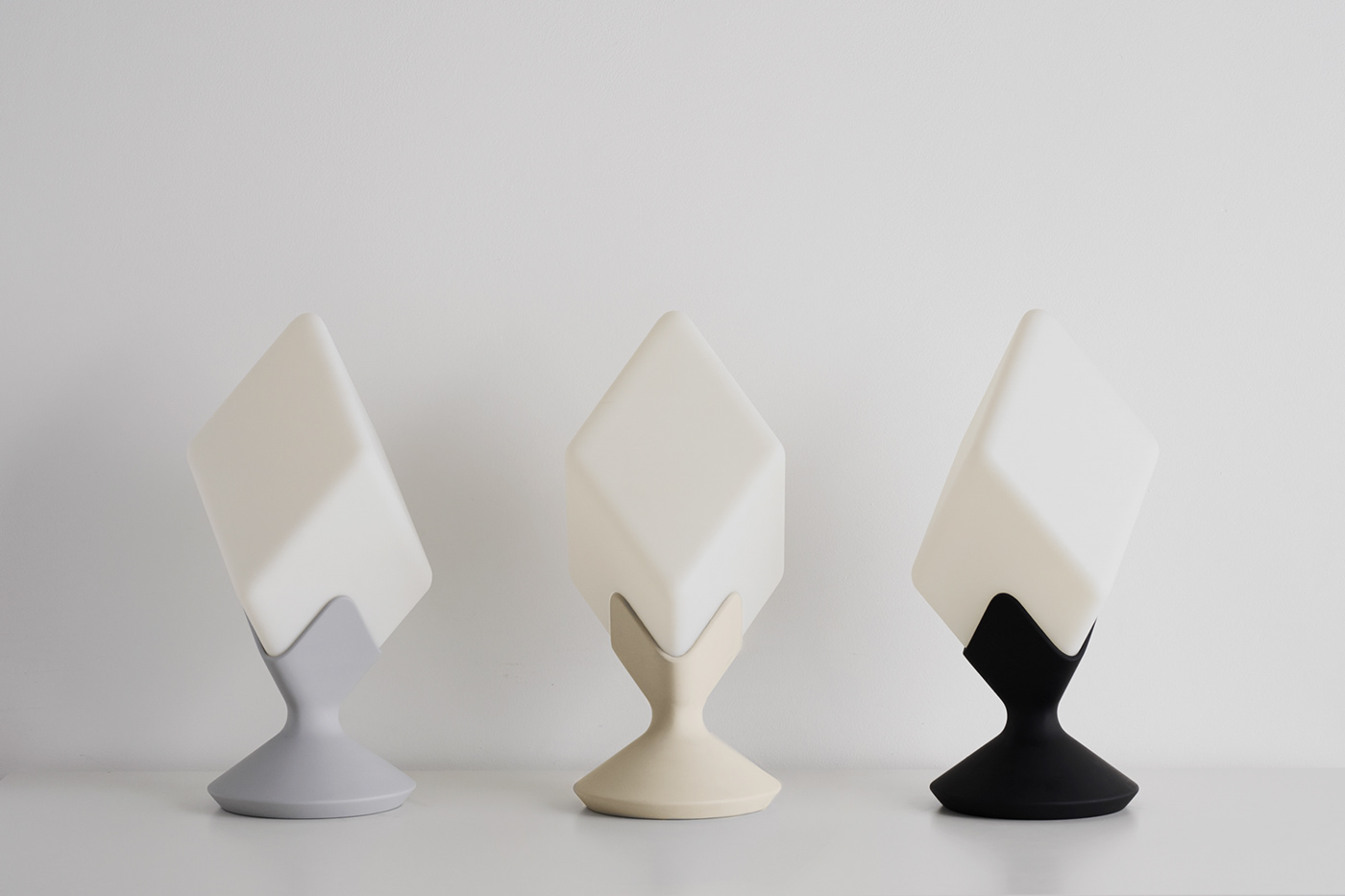 modern stylish，Black and white gray color matching，Minimalist，Warm color light source，Brain hole design，Table lamp design，Lamp design，