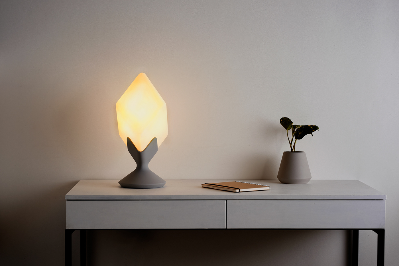 modern stylish，Black and white gray color matching，Minimalist，Warm color light source，Brain hole design，Table lamp design，Lamp design，