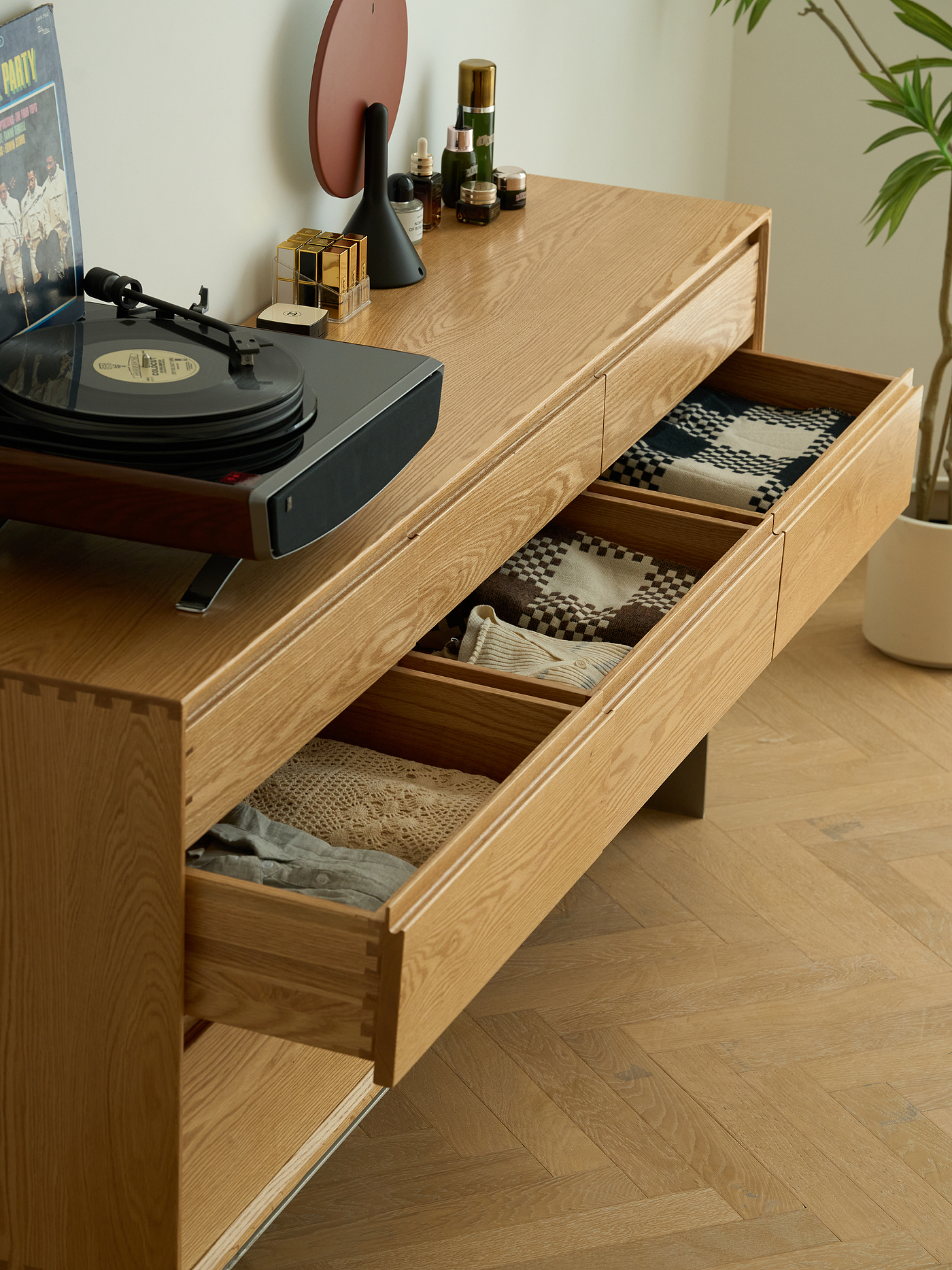 furniture design ，Solid wood furniture，product design，