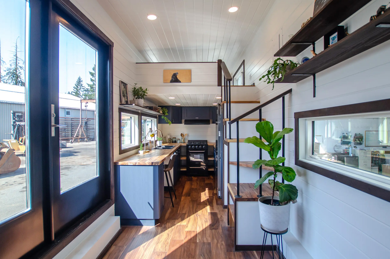 raven，Mobile house，Touring car，Architecture，