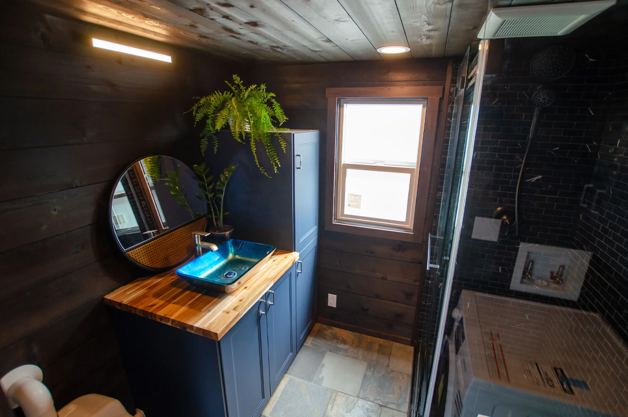 raven，Mobile house，Touring car，Architecture，