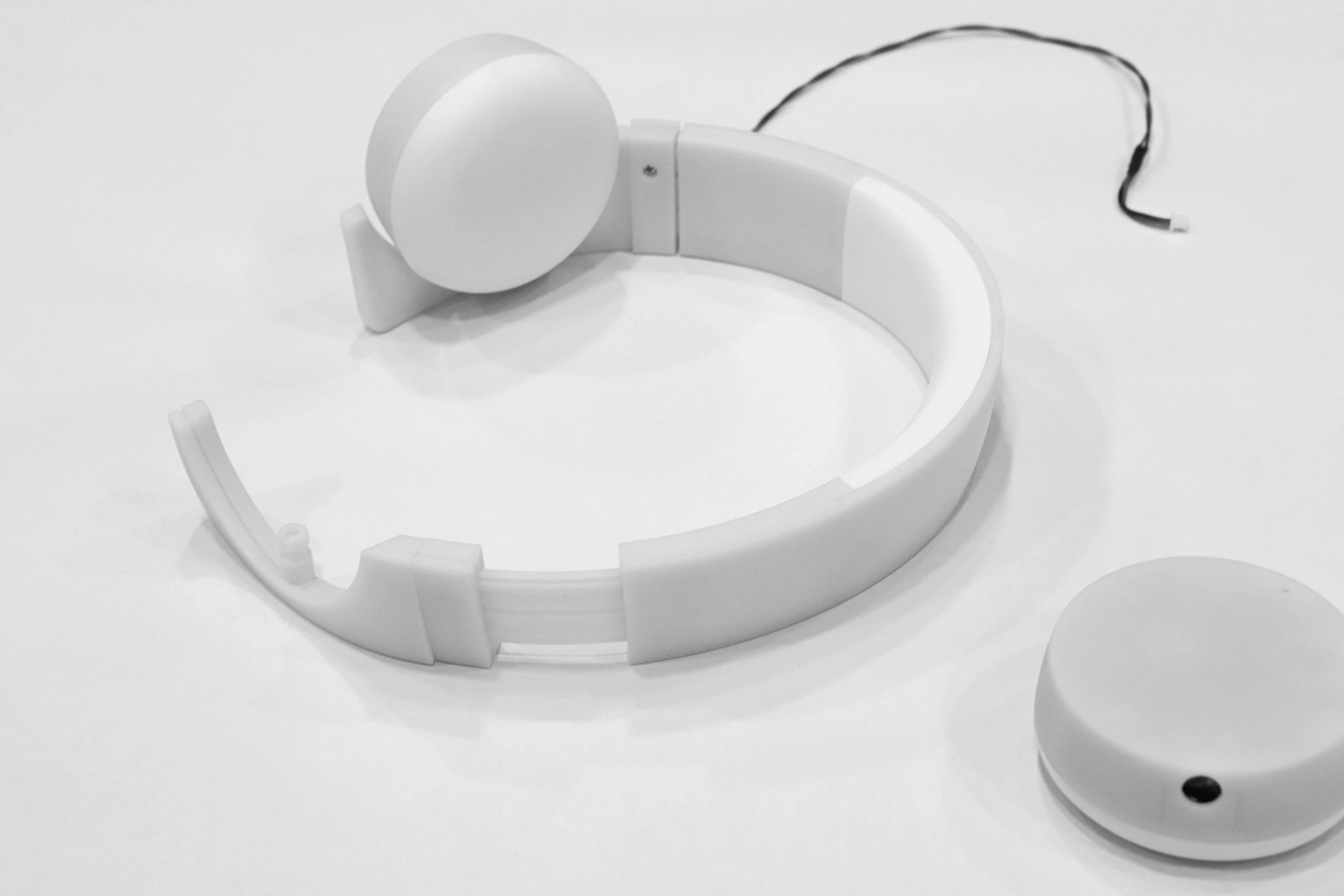 Electronic equipment，Medical supplies，medical apparatus and instruments，Alzheimer's Disease Treatment Device，