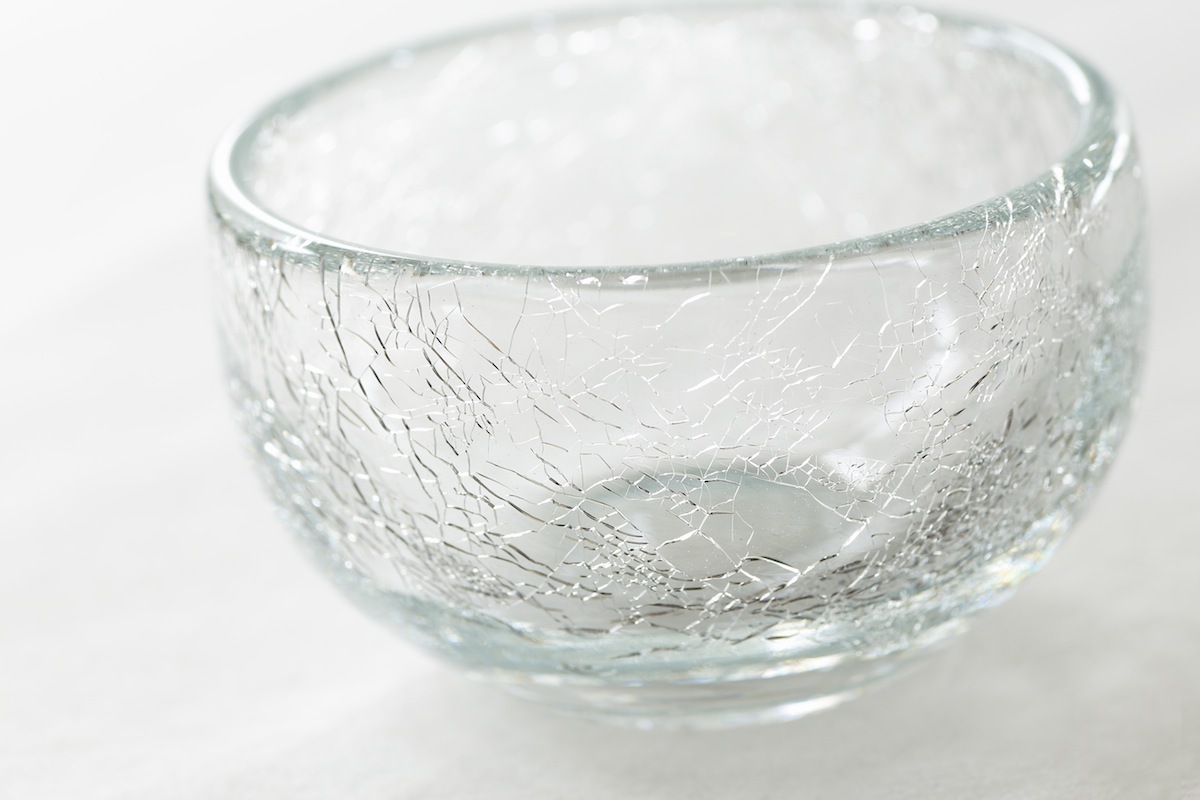 Glass，wood，cup，teacup，bottle，