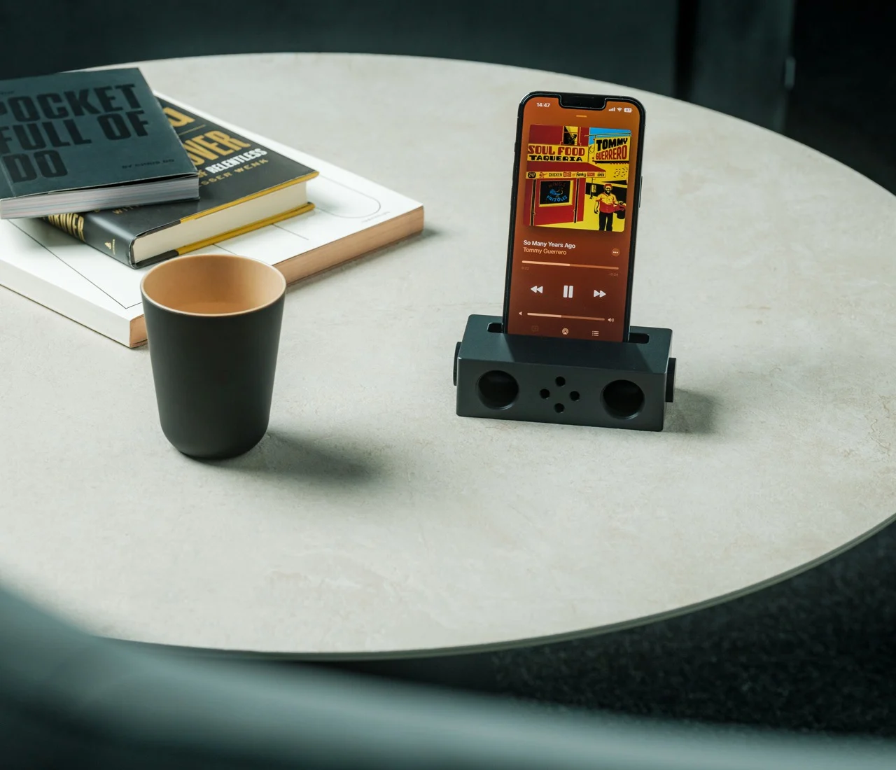 mobile phone，speaker，music，portable，product design，industrial design，