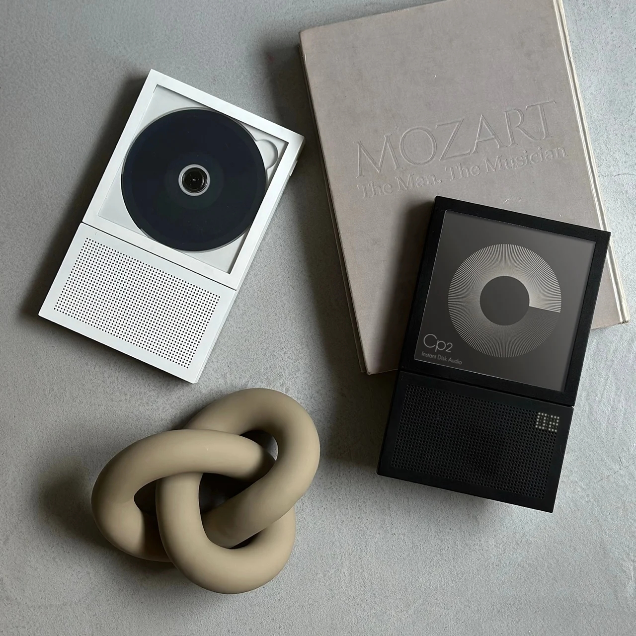 CD player，grace，Auditory experience，Art，beautiful，