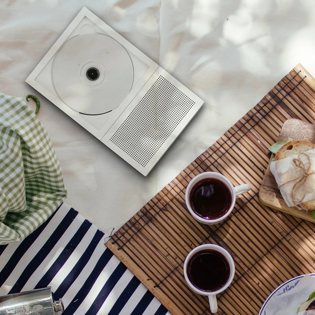 CD player，grace，Auditory experience，Art，beautiful，