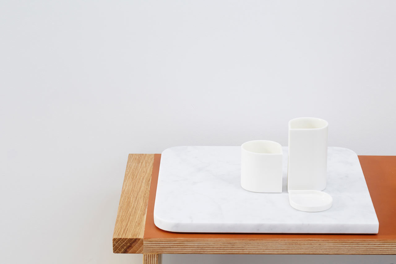 tableware，cup，Water cup，Dinner plate，wood，stone，Symbol，