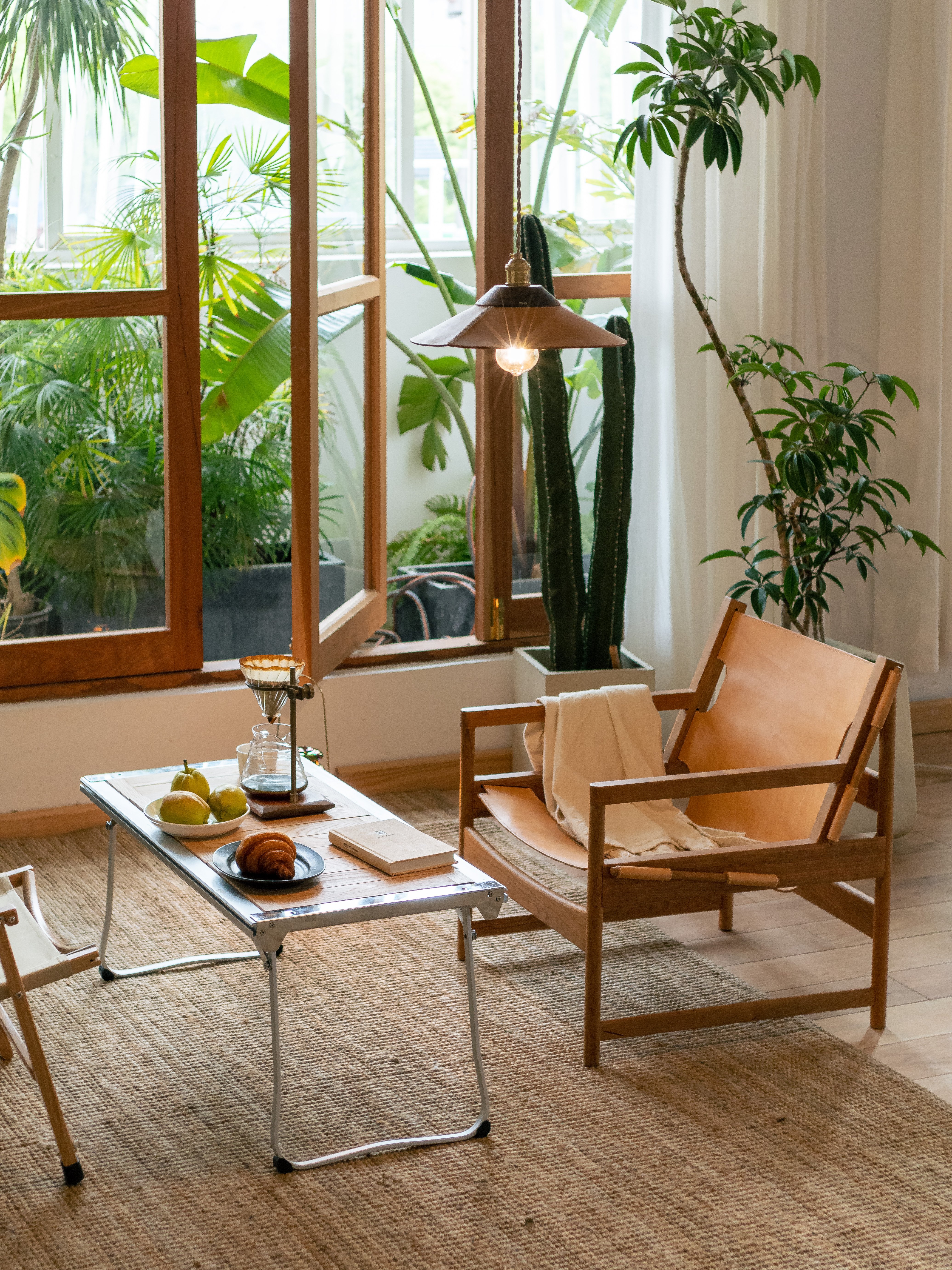 chair，solid wood，skin，canvas，