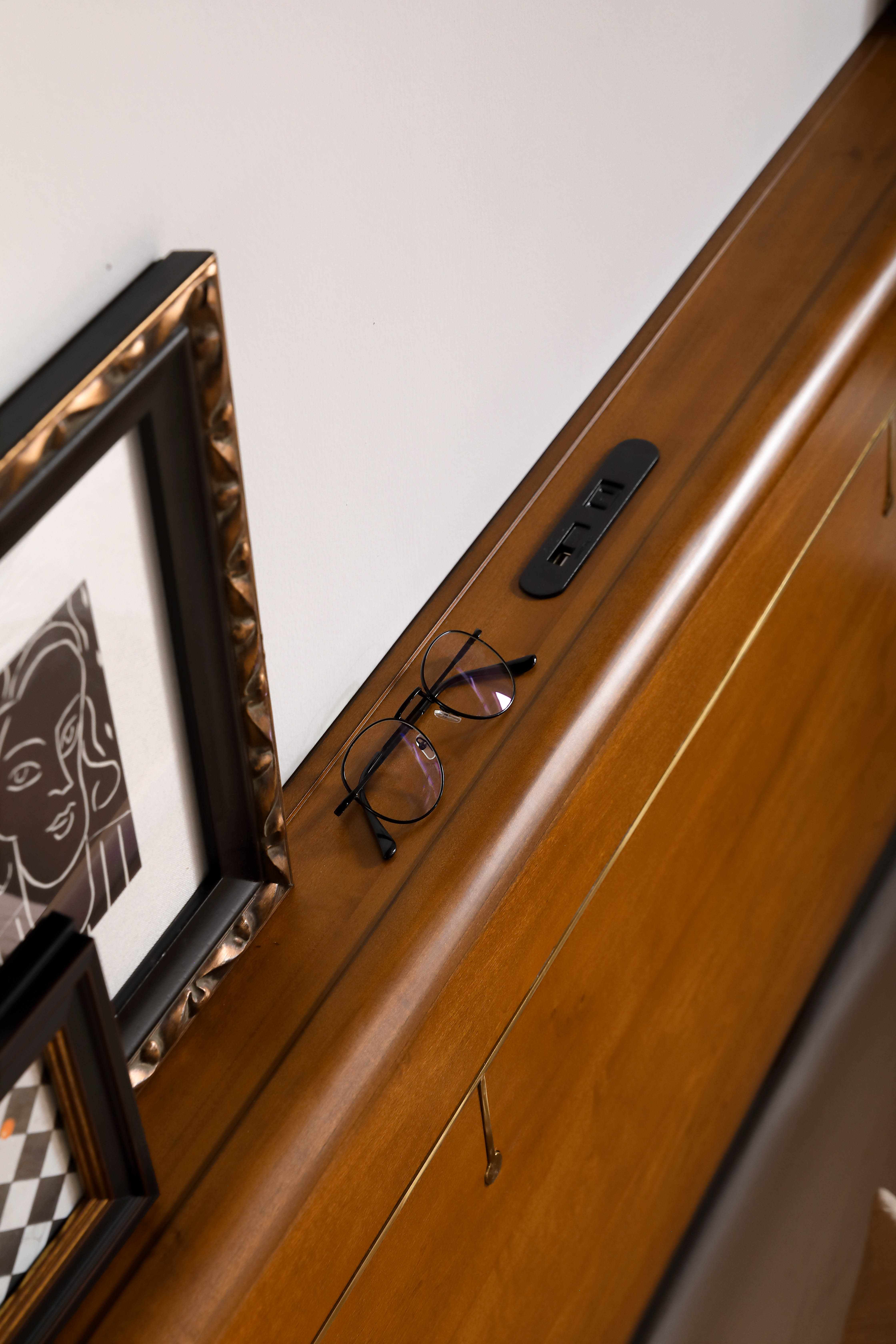 Vintage · Solid Wood · Bed，