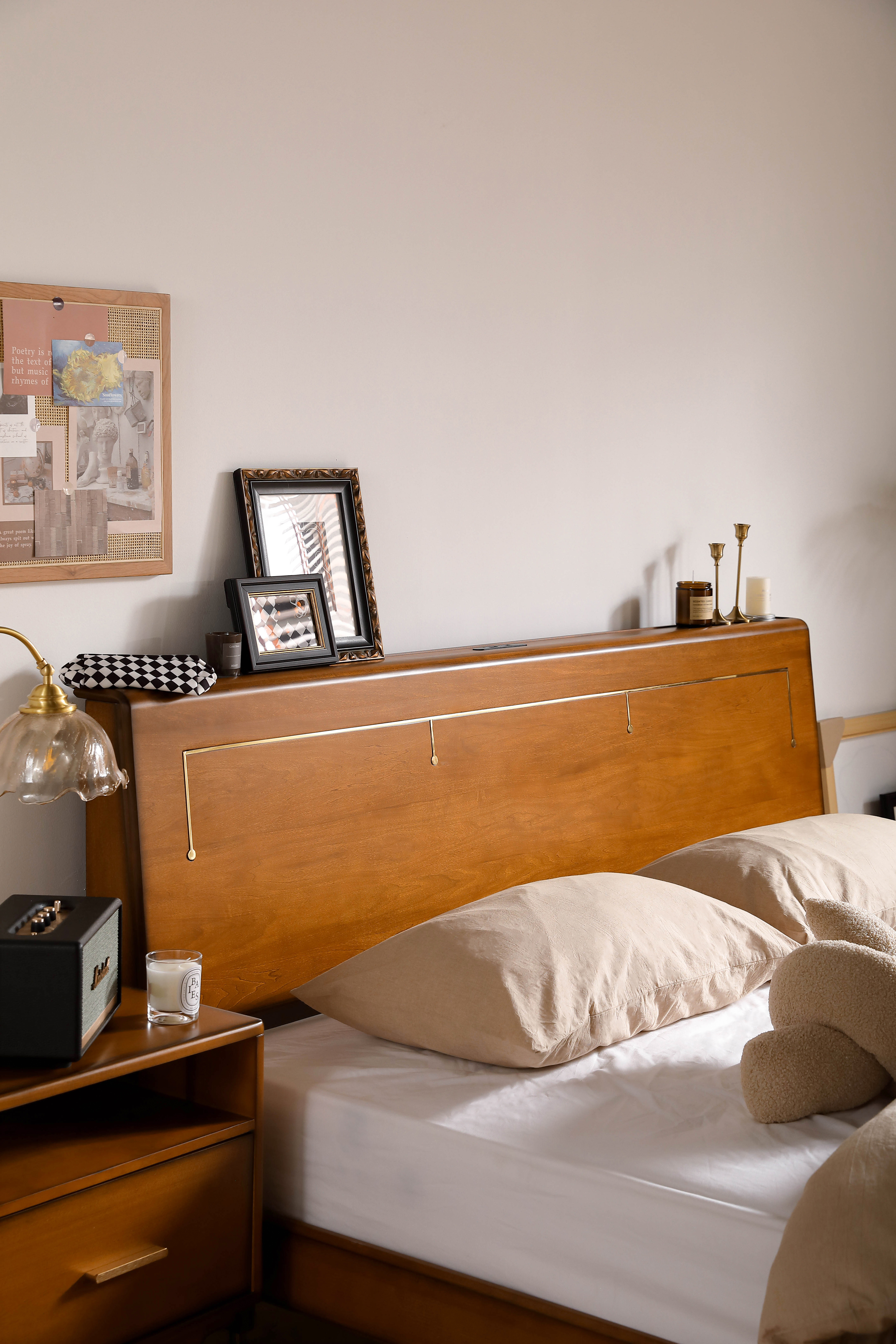 Vintage · Solid Wood · Bed，