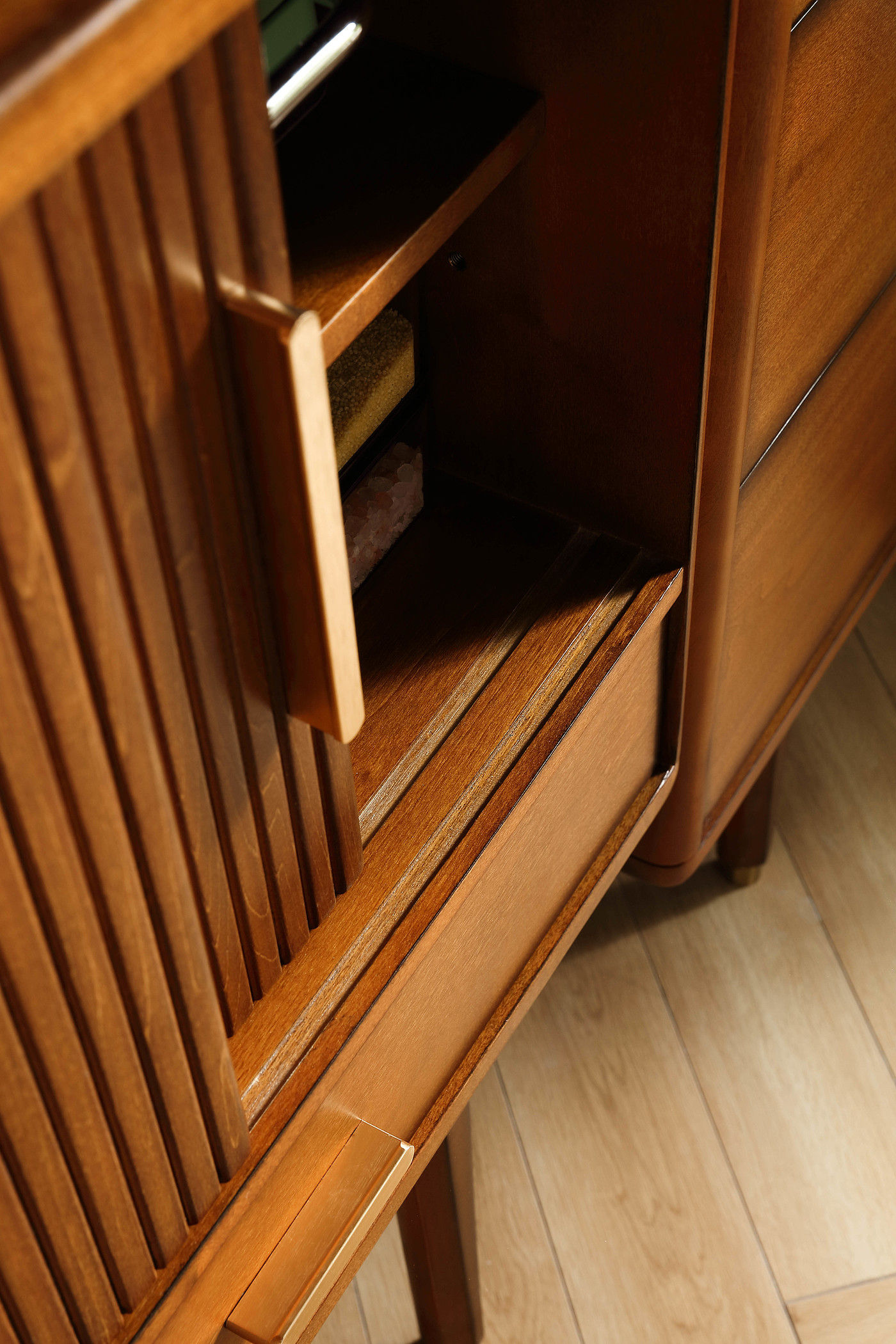 Vintage · Solid Wood · Sideboard，