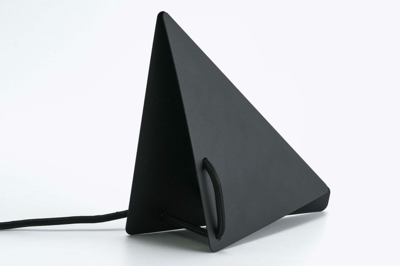 lighting，Desk lamp，atmosphere，