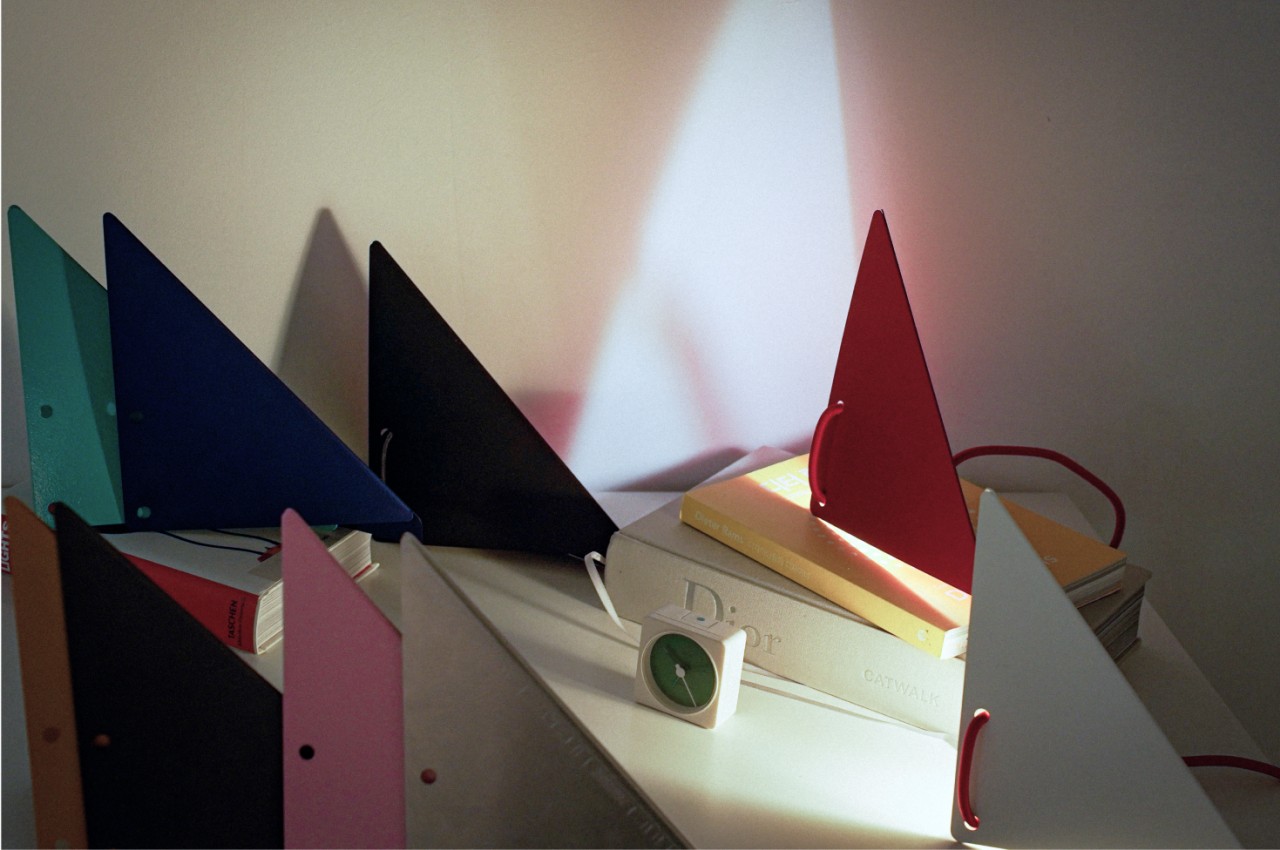 lighting，Desk lamp，atmosphere，