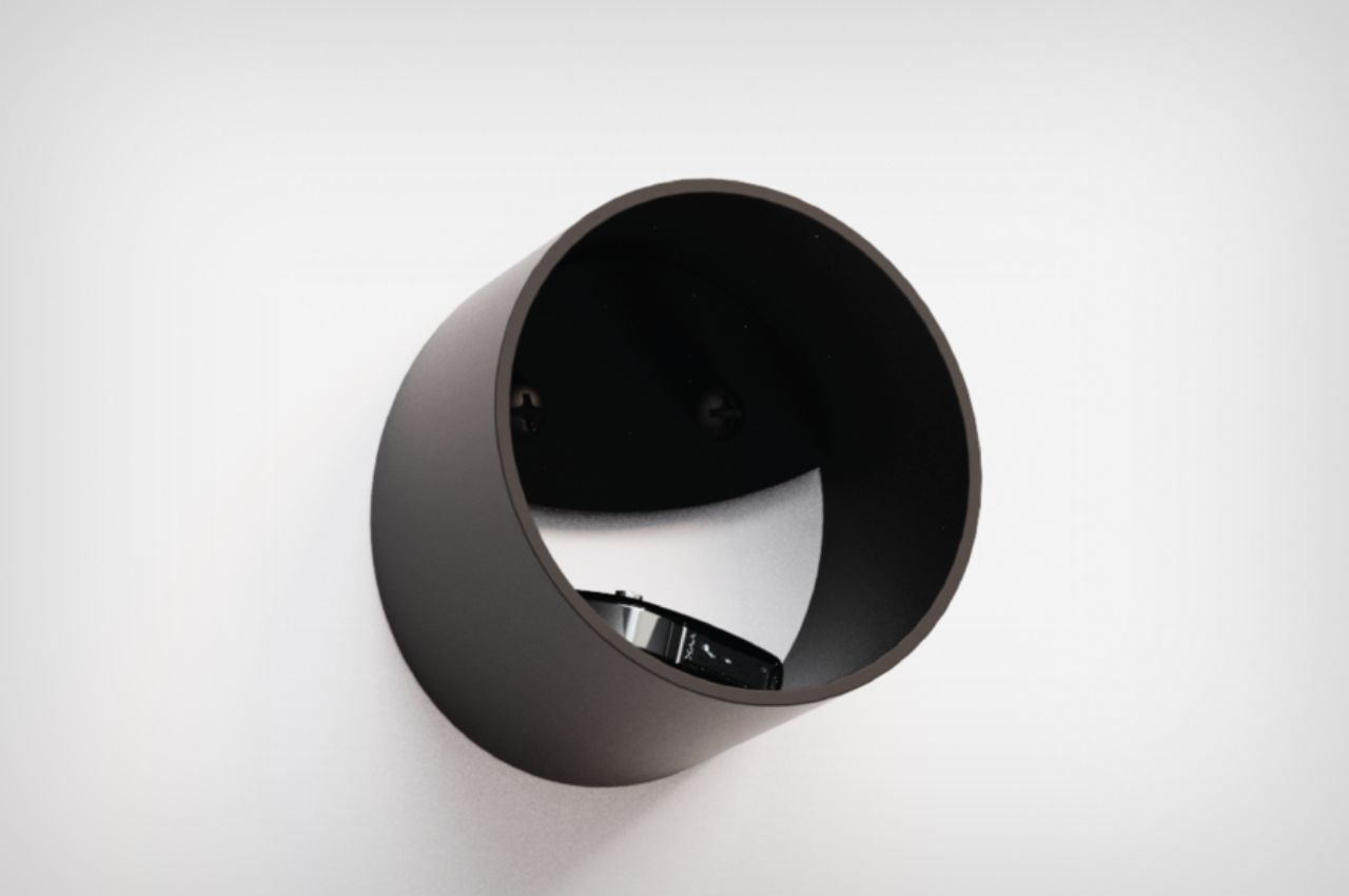 a hook，suspension，emoticon，