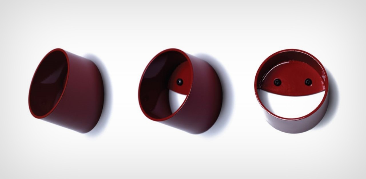 a hook，suspension，emoticon，