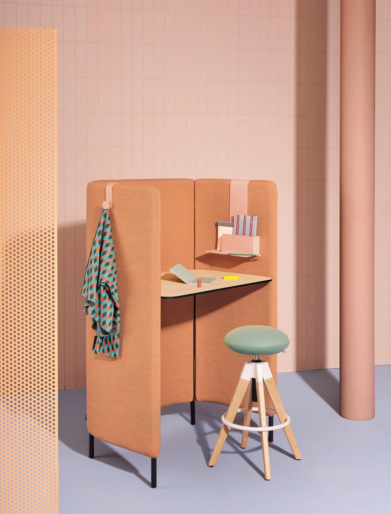 desk，to work in an office，Table，product，product design，