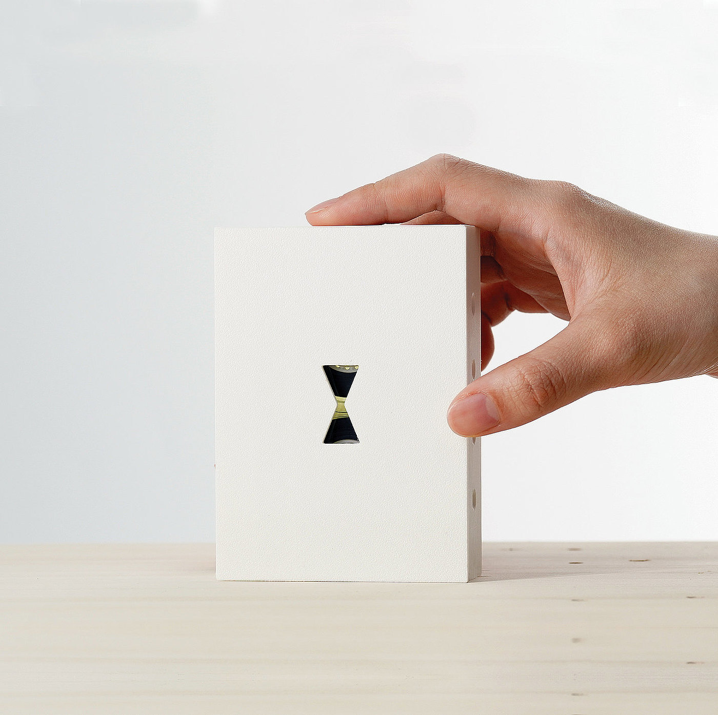 cassette tape player，music，Gravity sensor，2023 Red Dot Design Concept Award，hourglass，