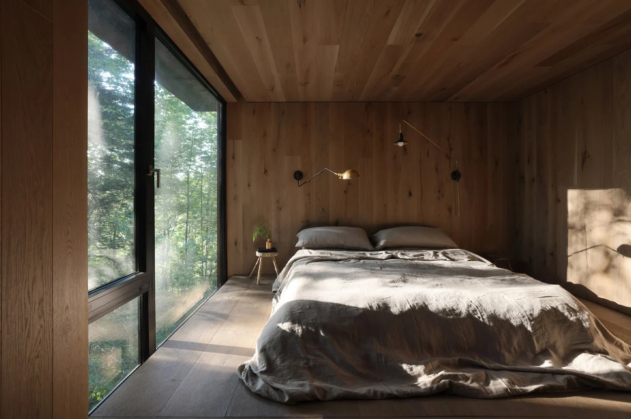 on vacation，hut，steel structure，