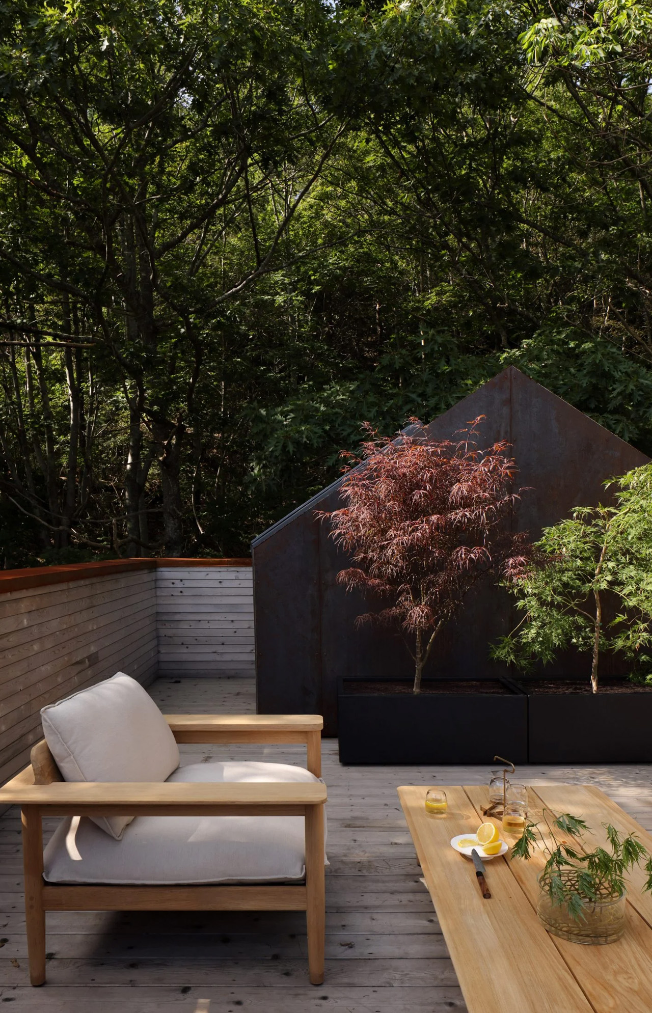 on vacation，hut，steel structure，