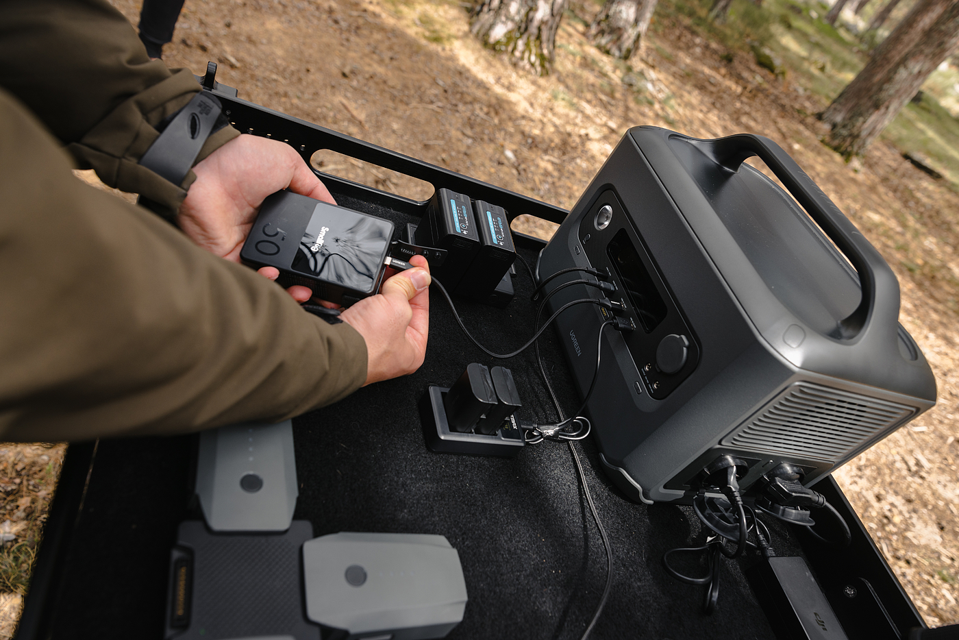 Outdoor energy storage，portable source，3c，red dot，