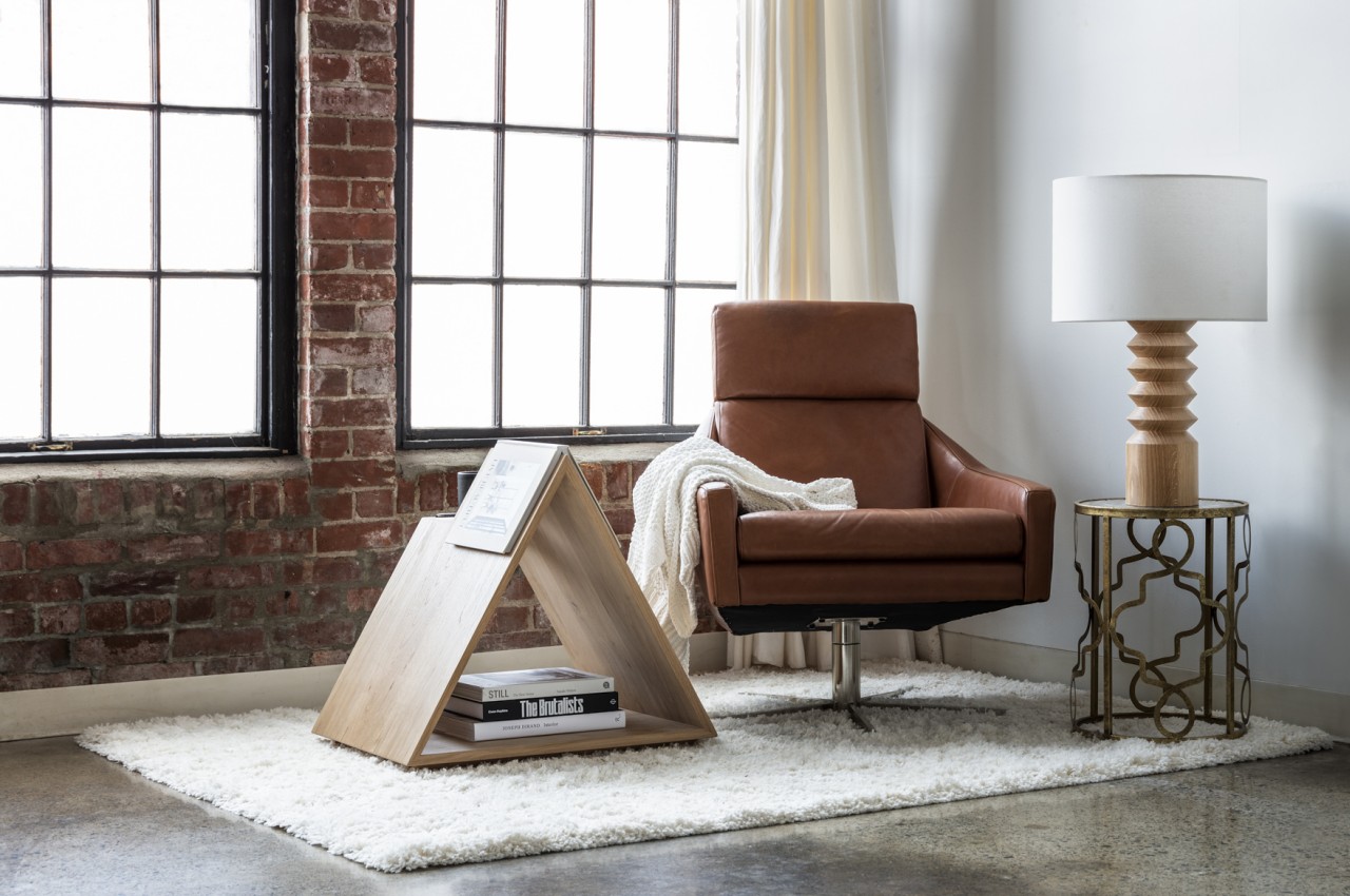 Side table，place，triangular prism，