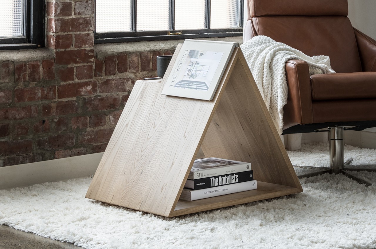 Side table，place，triangular prism，