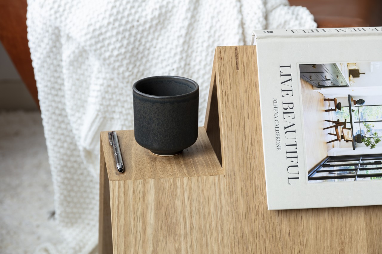 Side table，place，triangular prism，