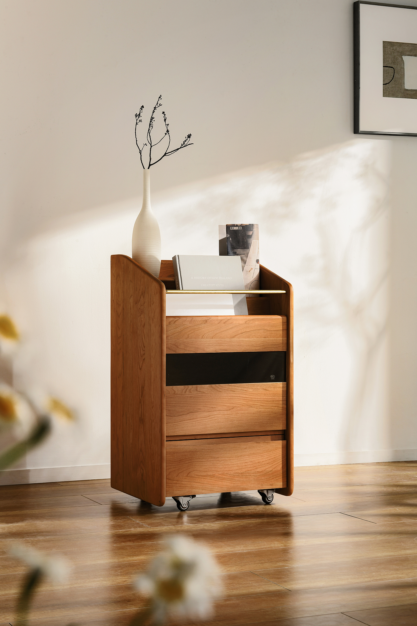 Vintage · Solid Wood · Side Cabinet，