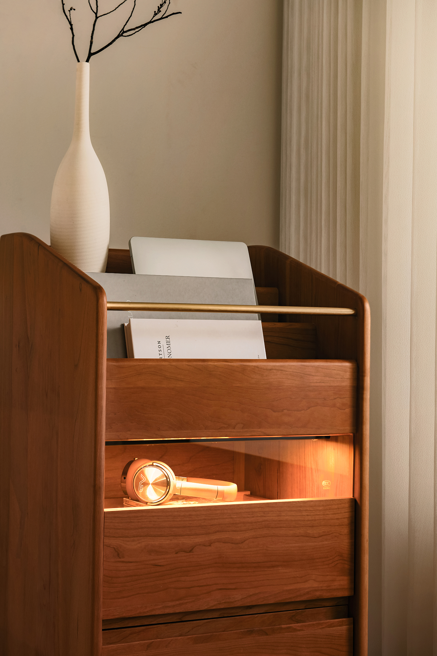 Vintage · Solid Wood · Side Cabinet，