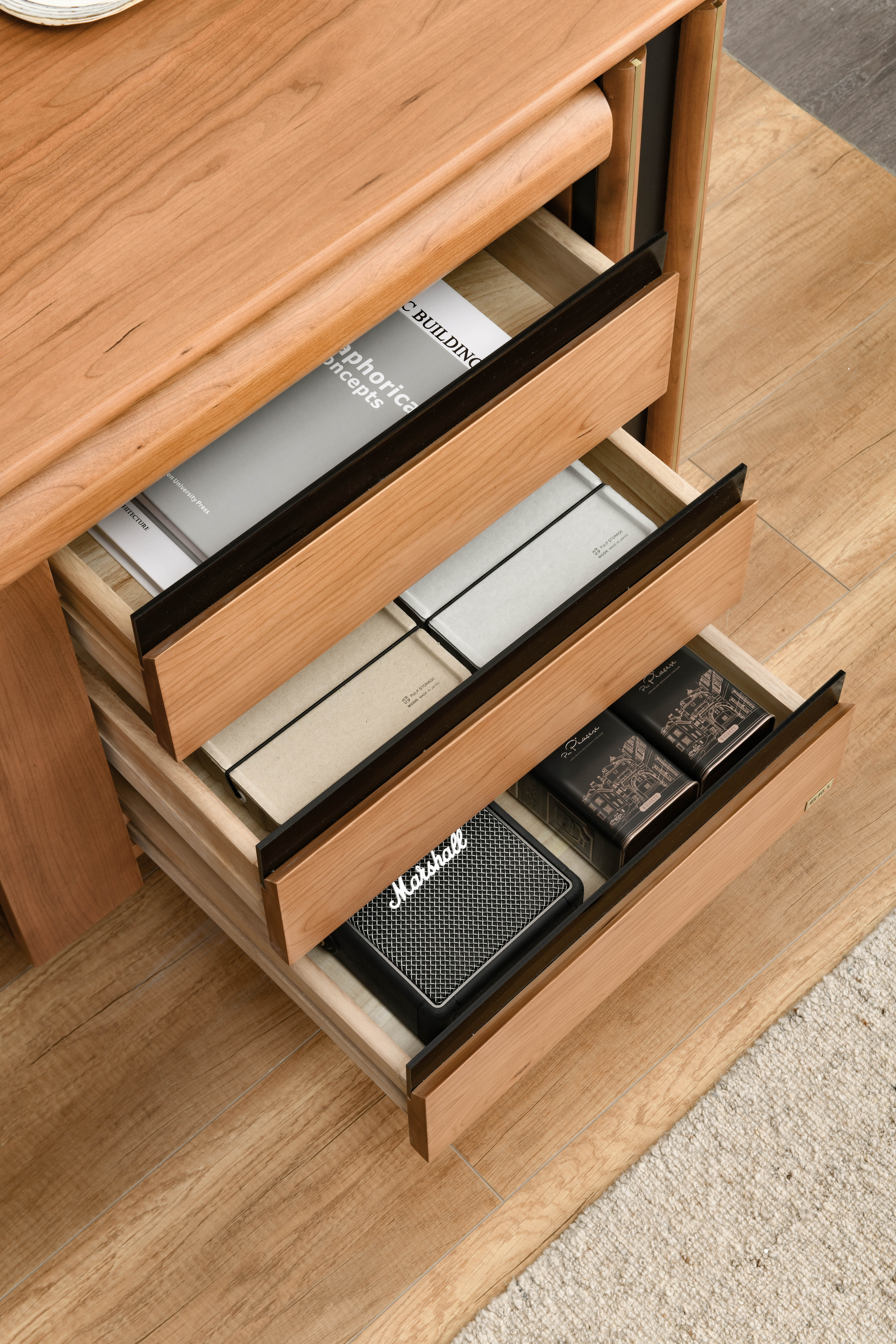 Vintage · Solid Wood · Desk，