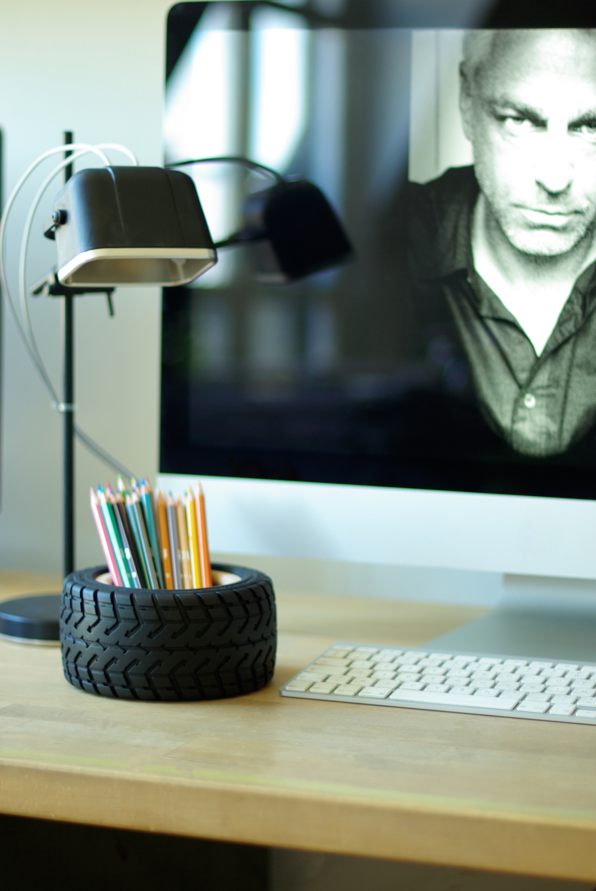 a hook，tyre，Ornaments，