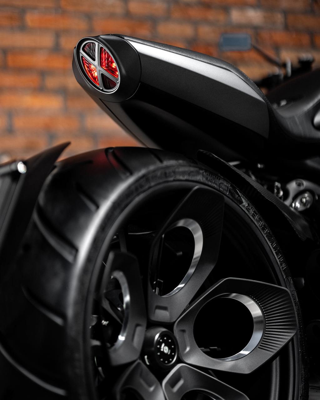 PIOMBO，vehicle，motorcycle，originality，